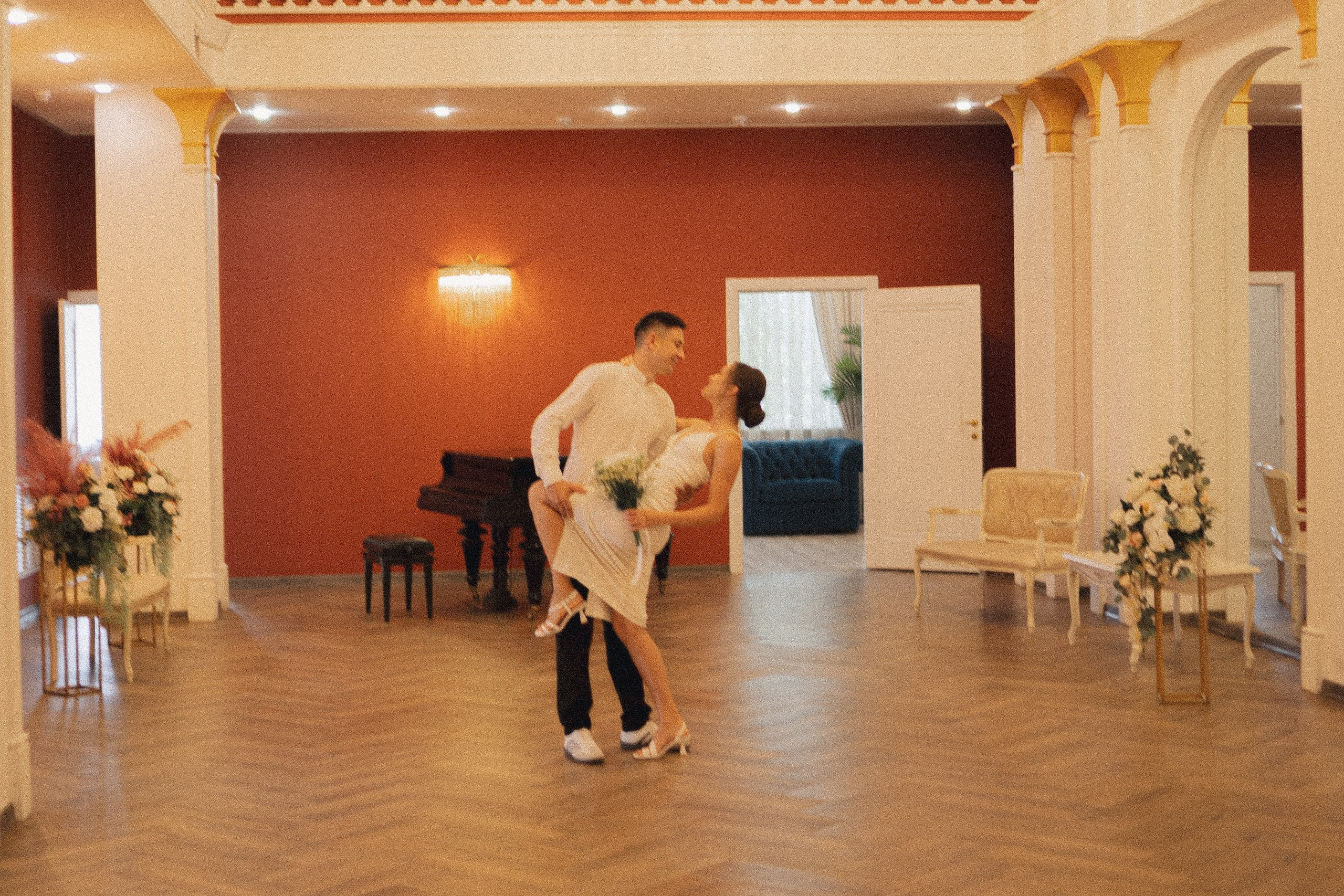 СВАДЕБНАЯ ФОТОСЕСИСИЯ В МЕТРО И ВОЗЛЕ ИСАКИЕВСКОГО СОБОРА В ДОЖДЬ. Профессиональный фотограф, Санкт-Петербург — Виктория Богомолова