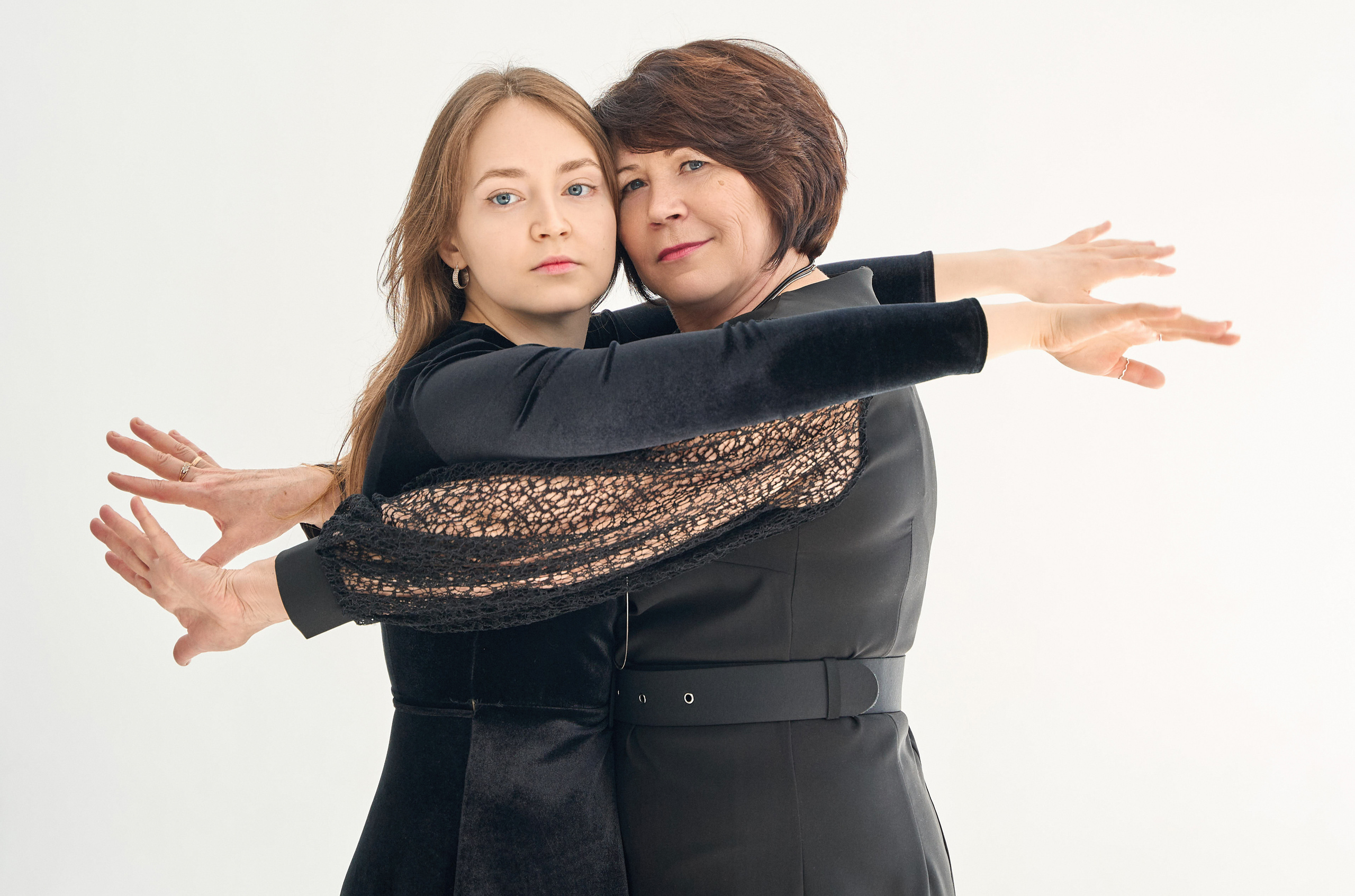 Miirra's family. Главная