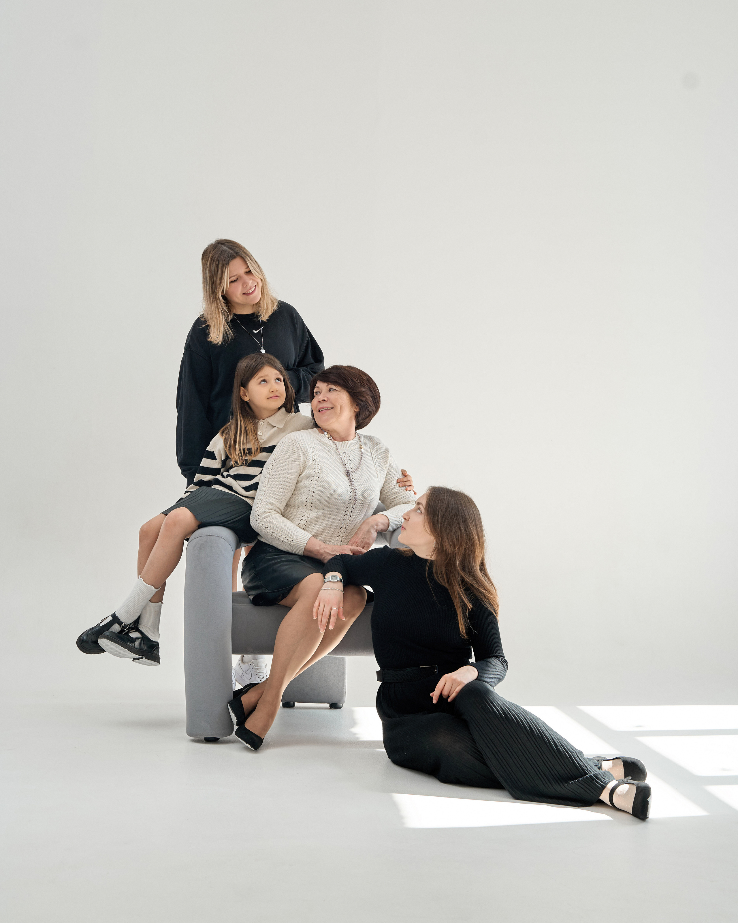 Miirra's family. Главная