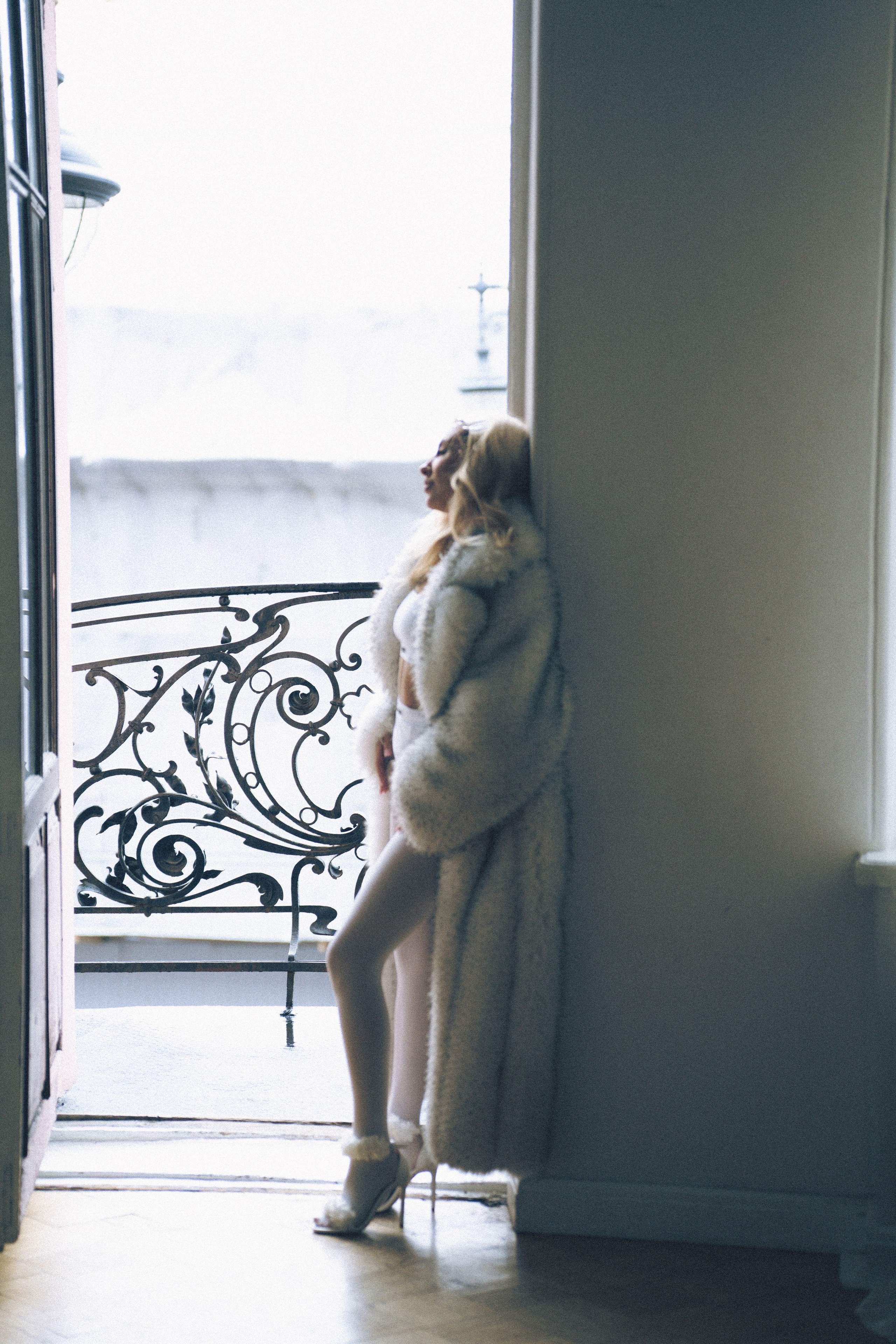 МИНИМАЛИЗМ В СТУДИИ НА ЧЕРНЫШЕВСКОЙ В СТУДИИ С БАЛКОНОМ. Профессиональный фотограф, Санкт-Петербург — Виктория Богомолова