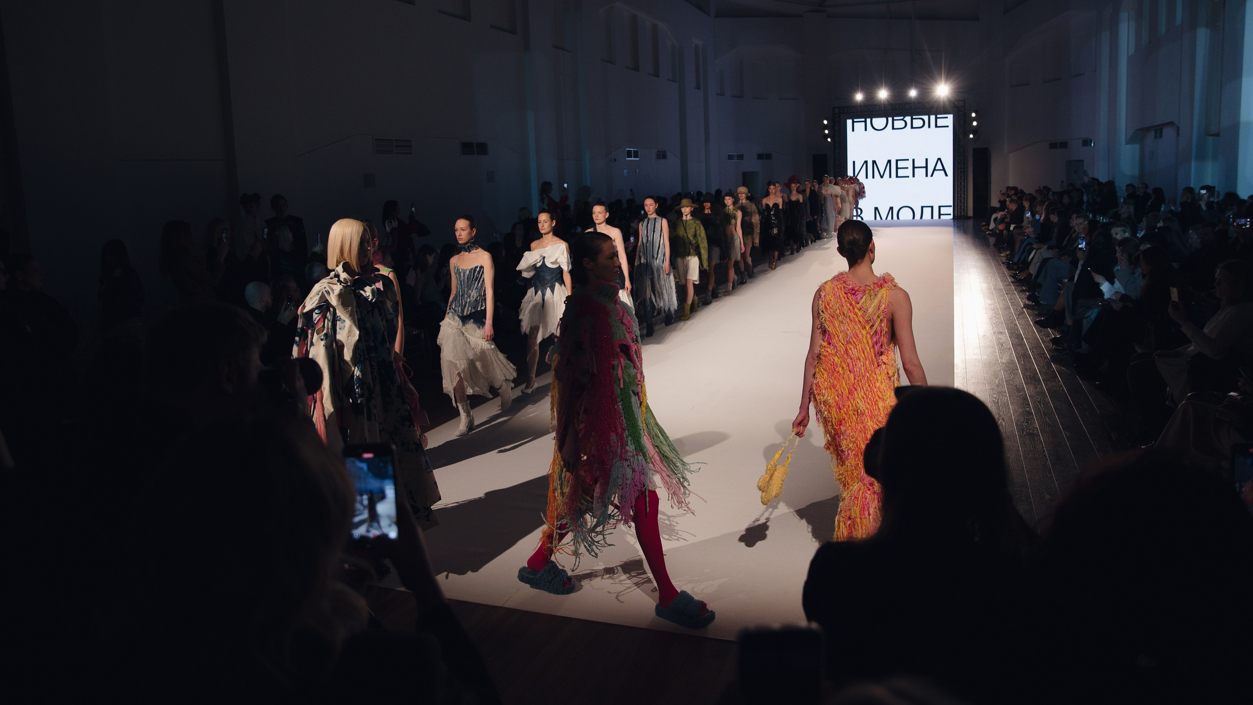 Бекстейдж показа «Новые Имена» собака.ru|ДЛТ. Портретный и репортажный фотограф в Санкт-Петербурге