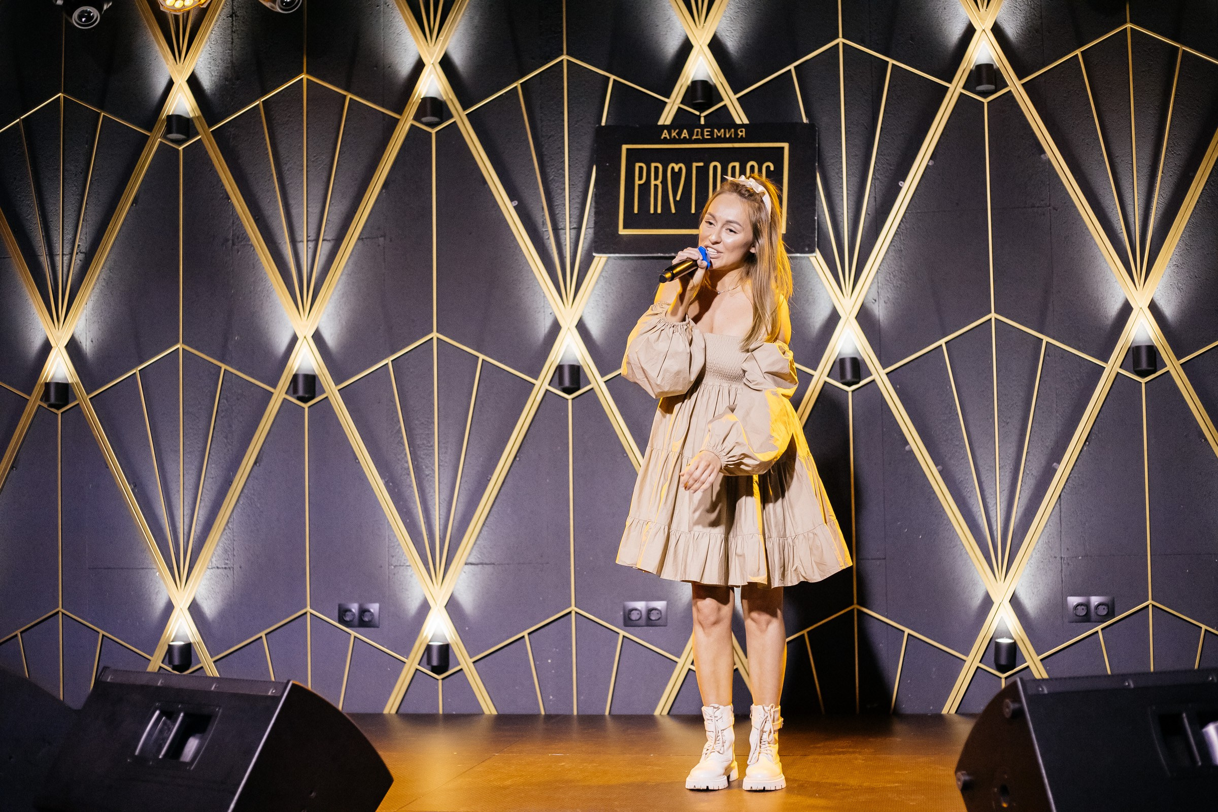 КАРАОКЕ БАР P'YANO. Репортажный и портретный фотограф в Екатеринбурге Гизатуллин Марат