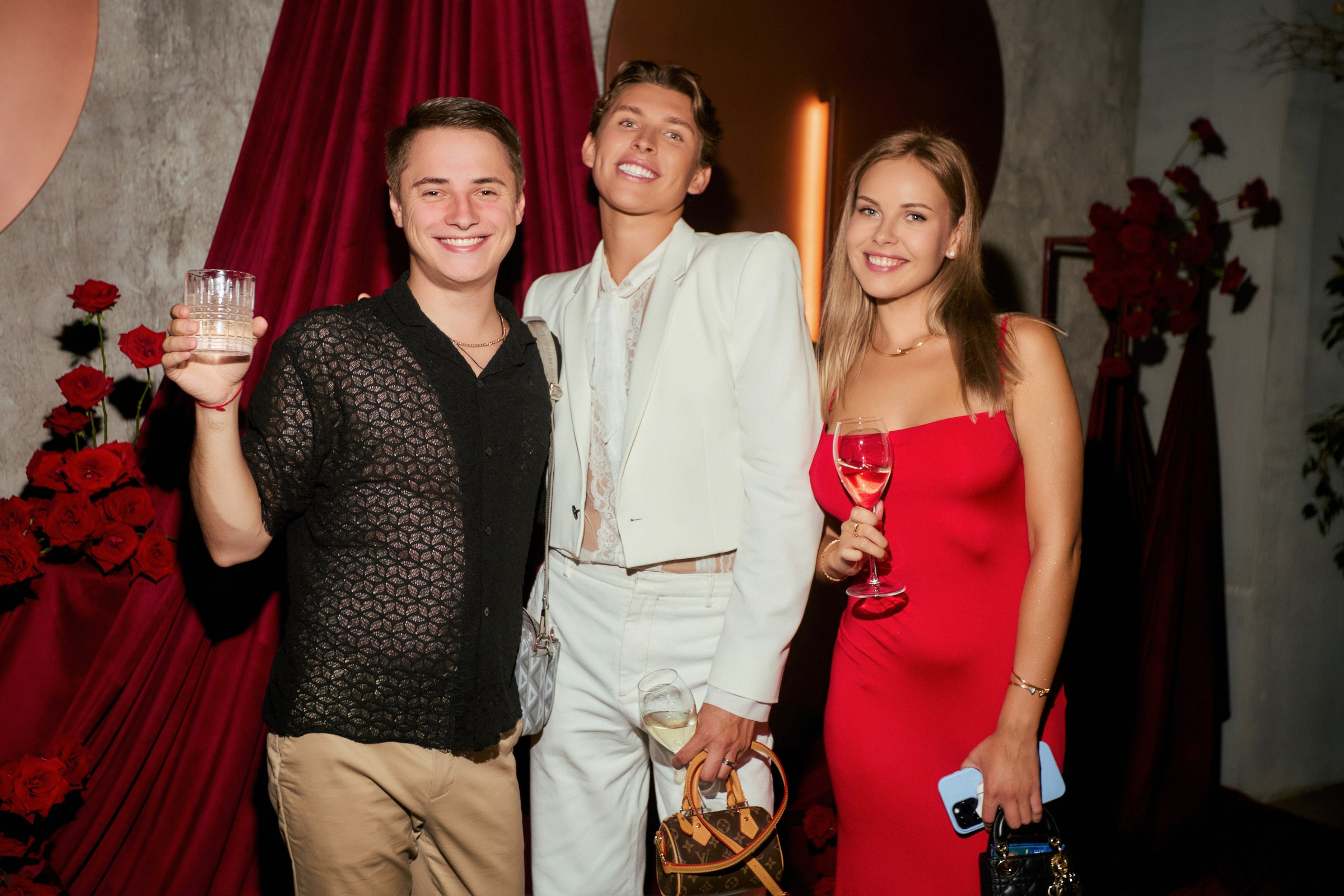 VLADISLAV MIROV /26 HB. Home