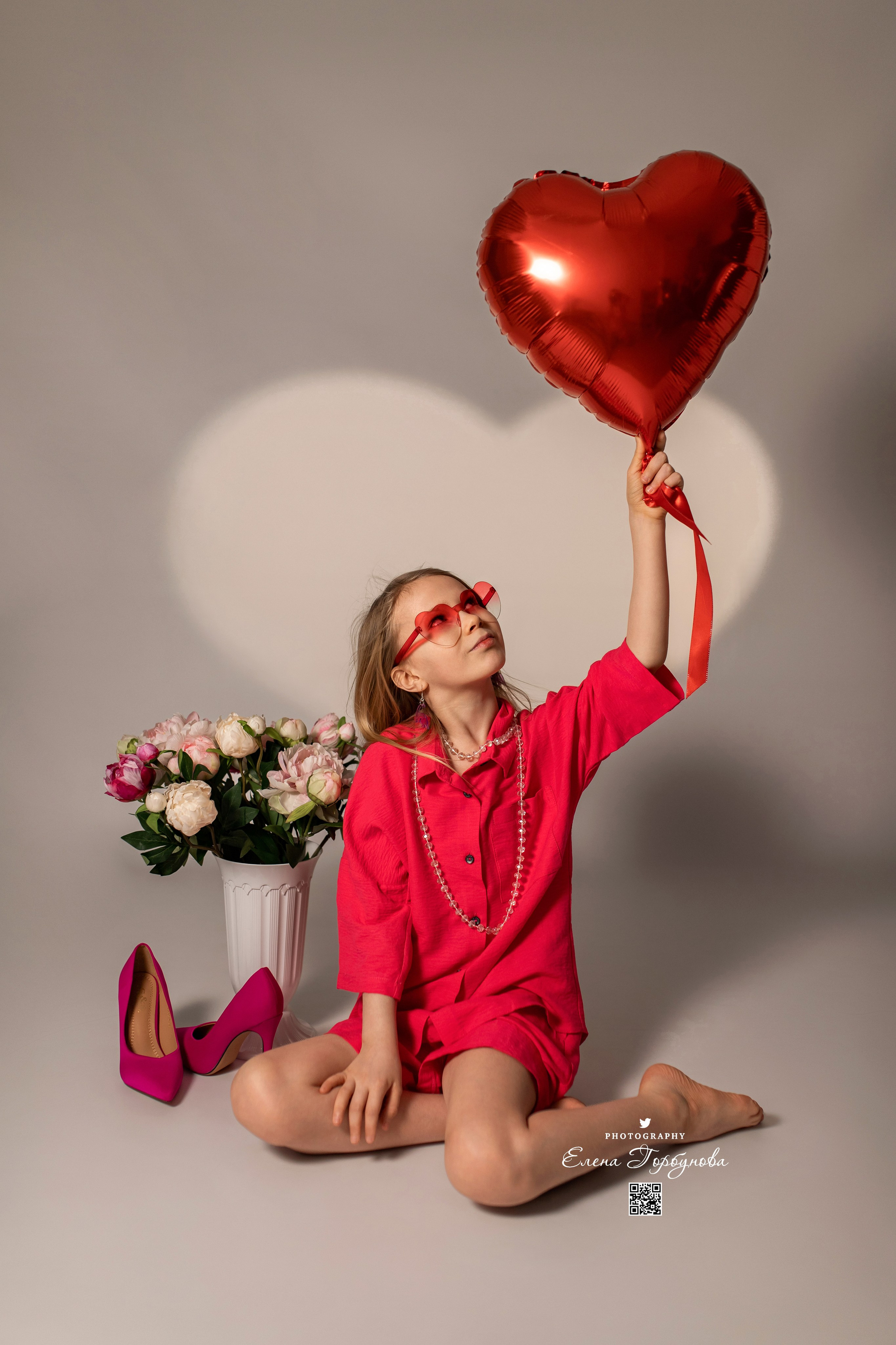 «Модница в розовом» В моей студии. Вероника и Александра. 2024. Фотограф Пермь. Свадьбы. Семья и дети, школа, д. сад. Фотокниги