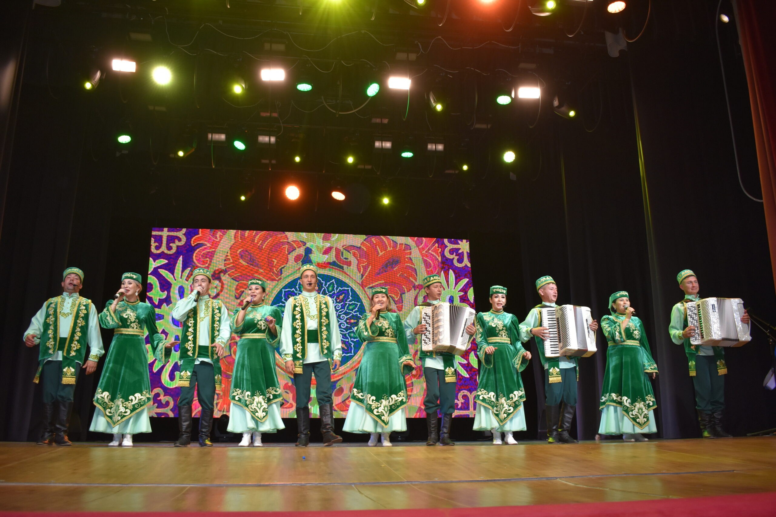 Фестиваль-праздник народного творчества и традиций ВМЕСТЕ МЫ -РОССИЯ!. Репортажная фотография о культуре в Якутии