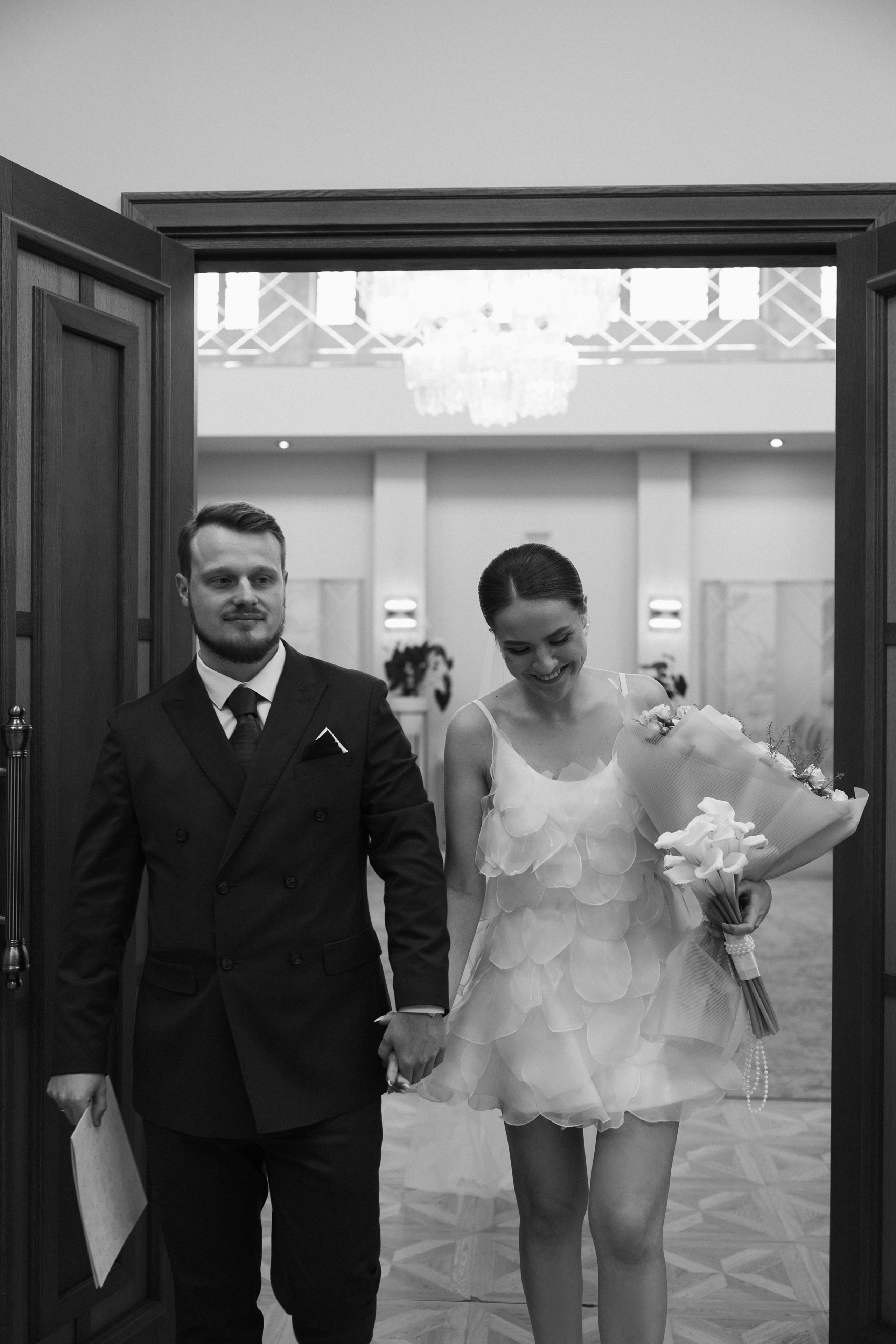 Ирина и Алексей | прогулка Котельническая наб. Свадебный фотограф Москва Анастасия Храмова