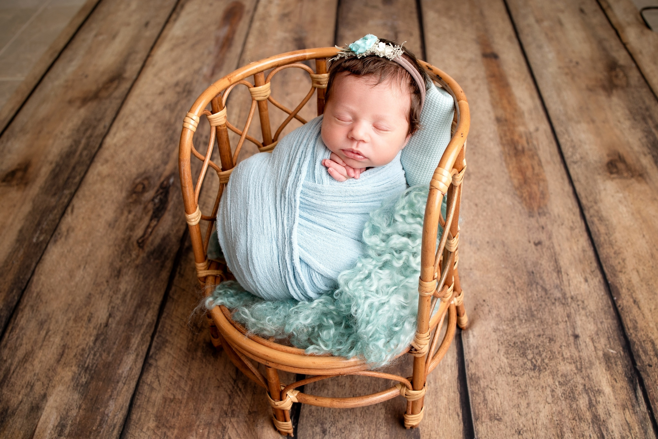 Нежная и милая фотосессия первых дней жизни Вашего ребенка в Минске. Фотограф новорождённых Минск — стоимость newborn фотосессии в Минске