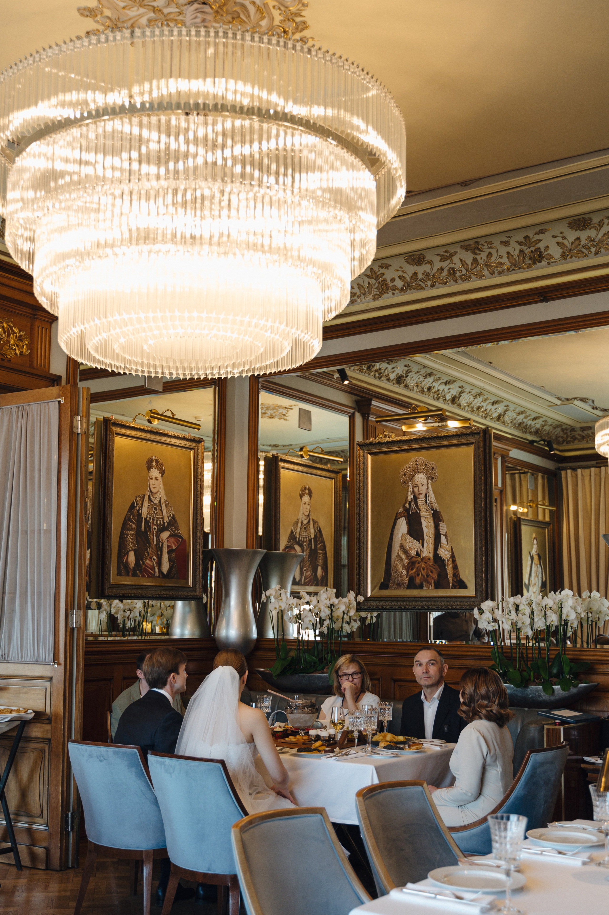 Дмитрий и Луиза. Гостиница Националь и ресторан Белуга. Свадебный фотограф Москва и Санкт-Петербург. Анастасия Чудина