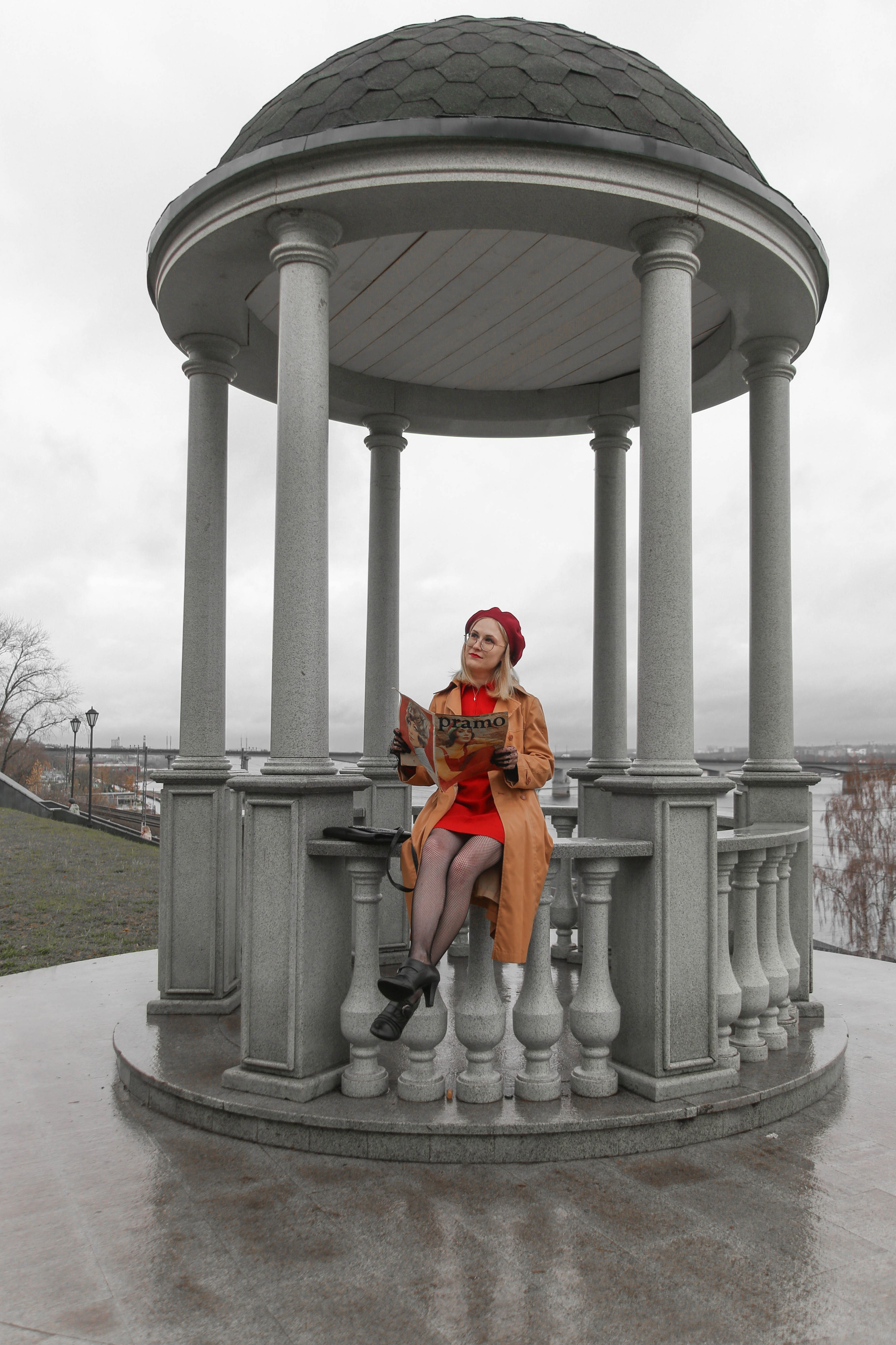 Маша на набережной. Фотограф Пермь. Фотосессия в фотостудии Перми и на свежем воздухе