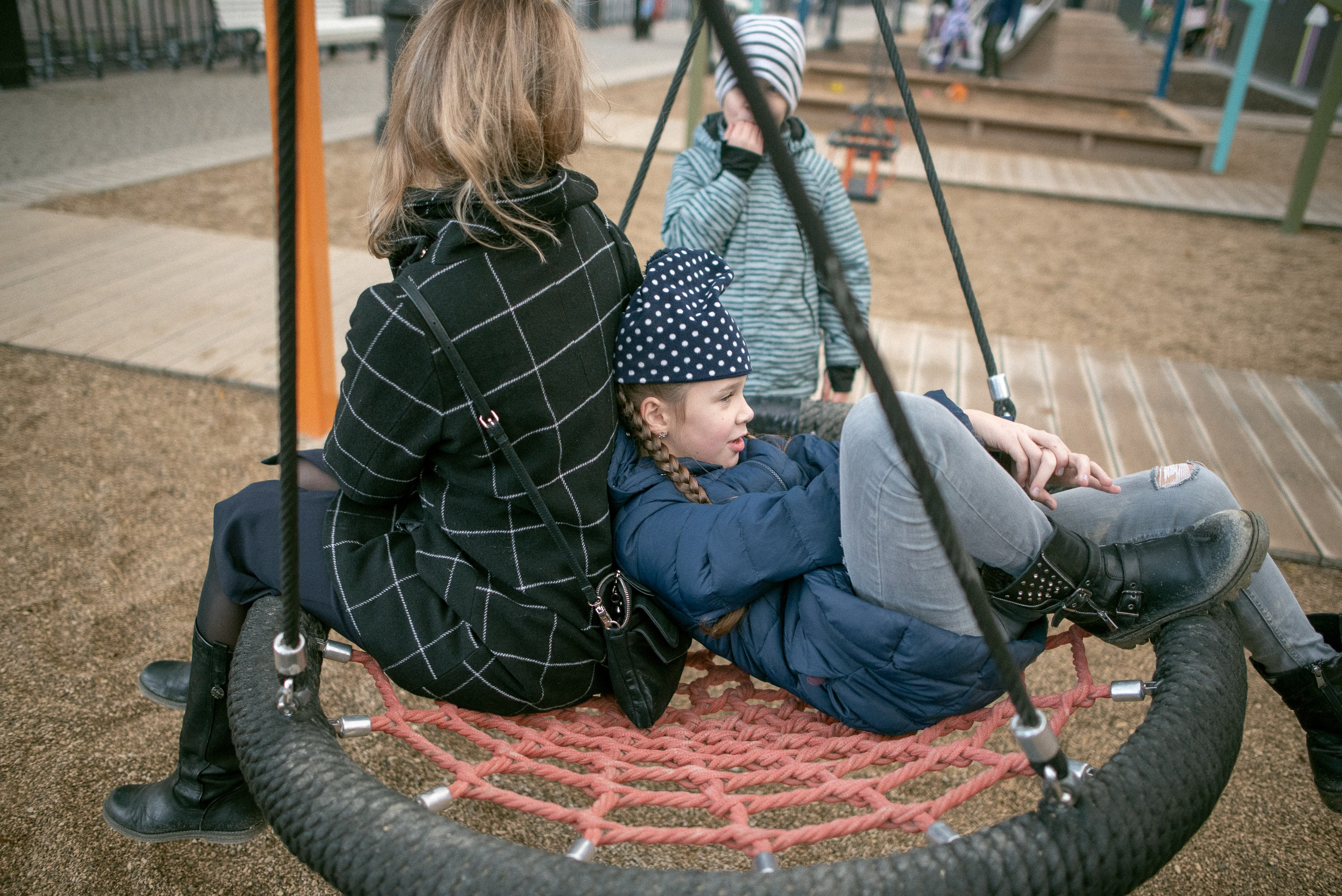 Walk in New Holland. Documentary family photography in Barcelona and beyond