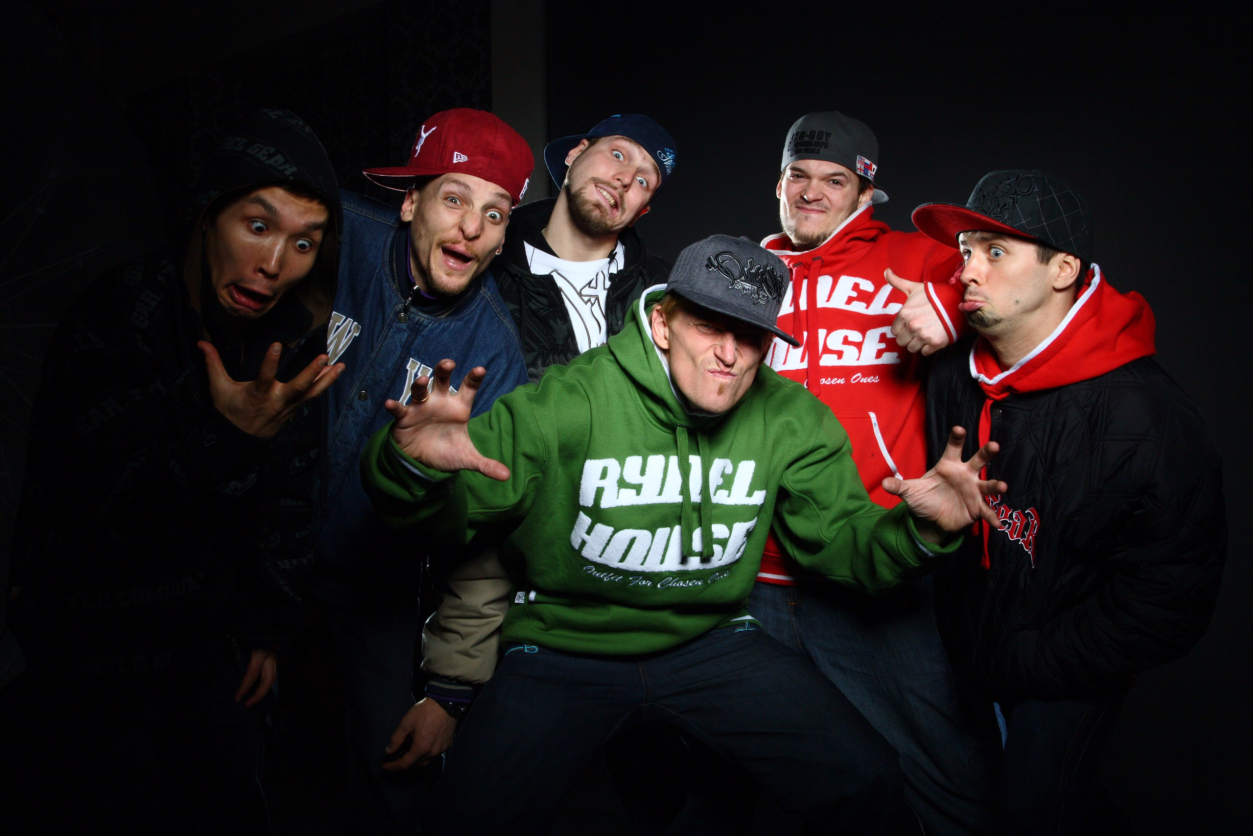 Фотосессия TOP9 — многократных чемпионов мира по брейкингу. Фотограф в Киришах, Санкт-Петербурге и Ленинградской области