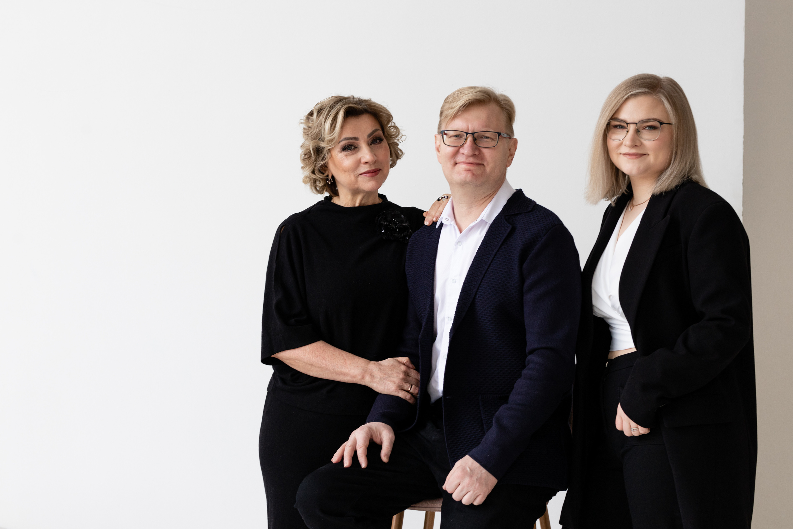 Концептуальная семейная фотосъемка в студии. Фотограф Телегина Светлана