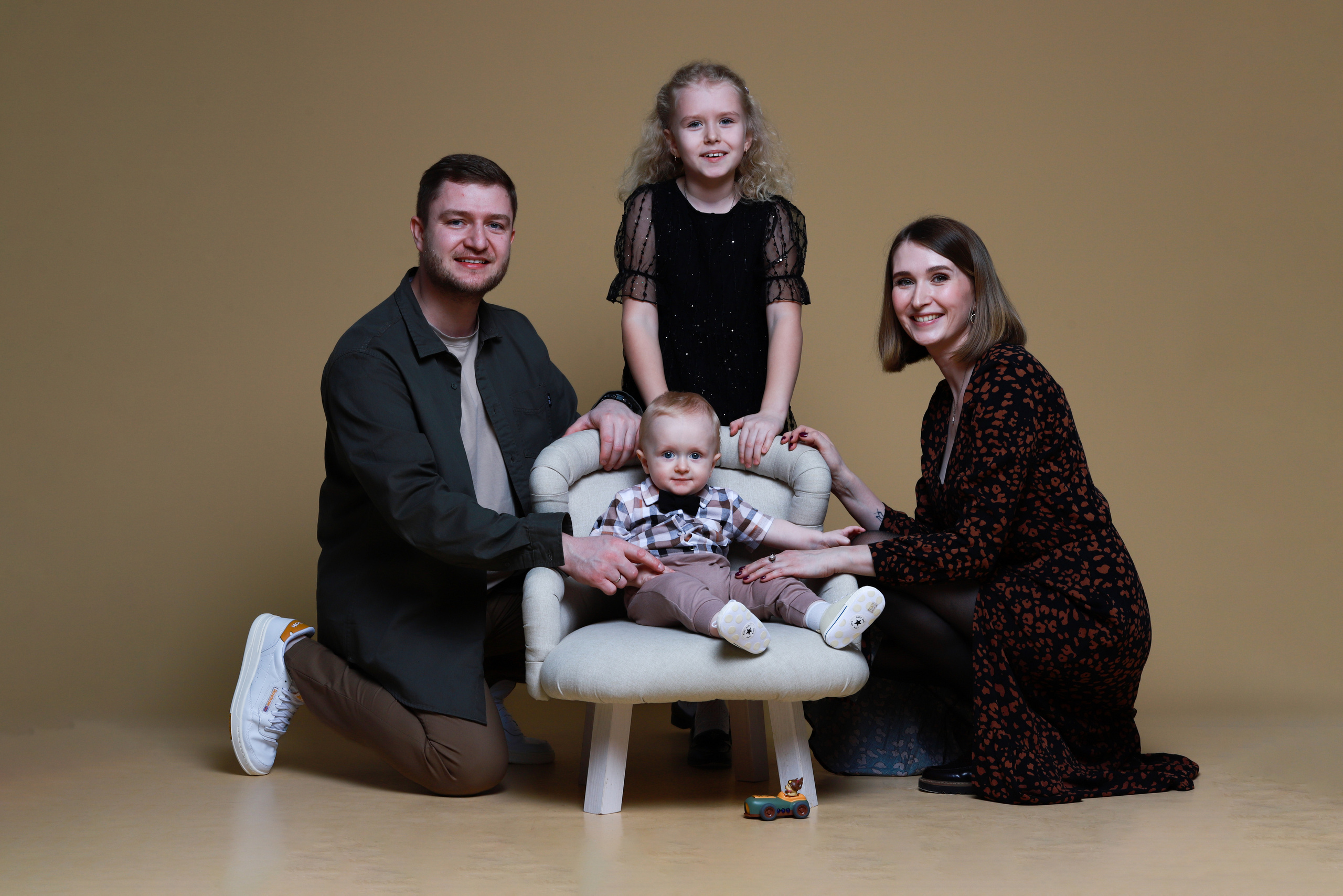 Базовая семейная съемка в студии. Фотограф Телегина Светлана
