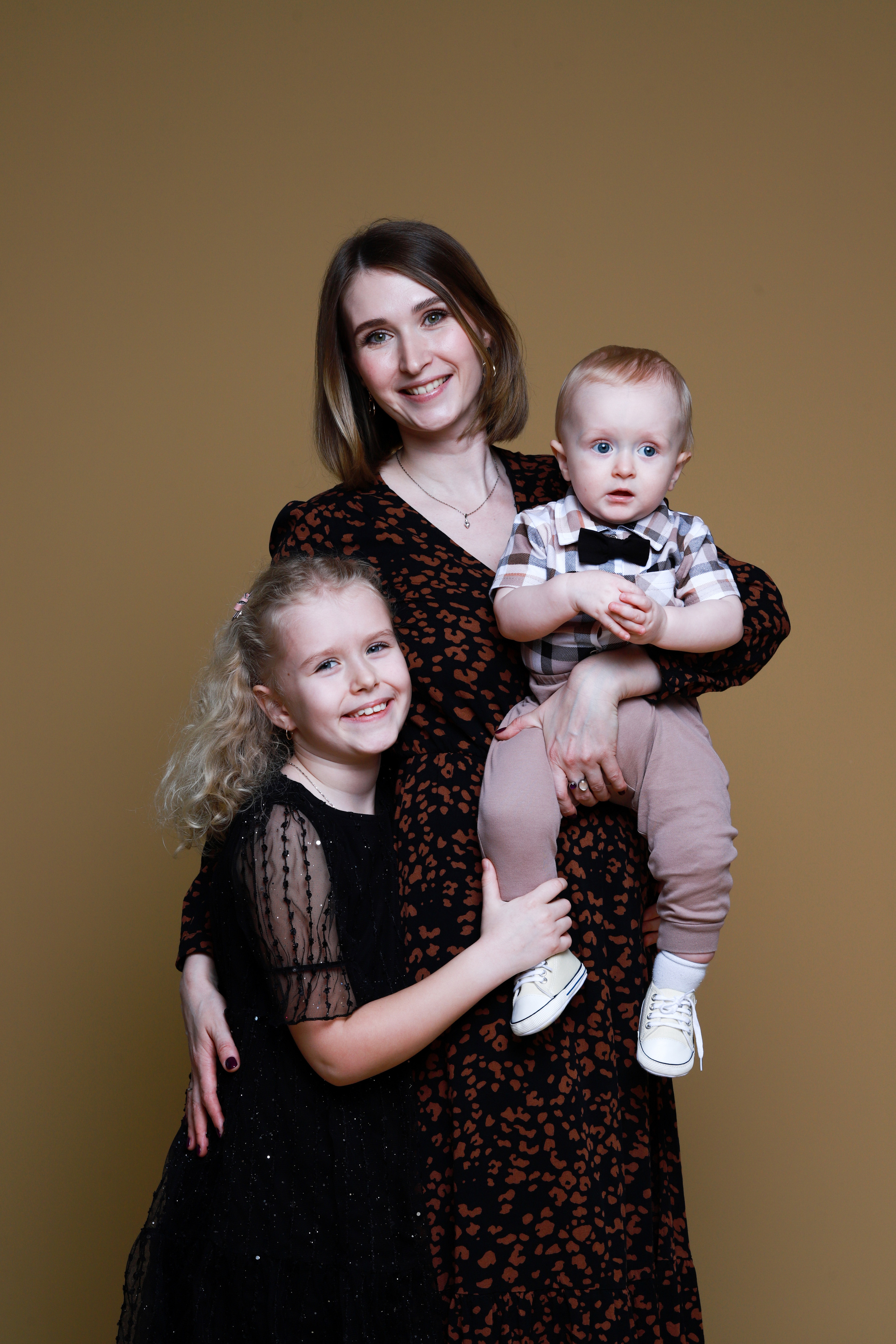 Базовая семейная съемка в студии. Фотограф Телегина Светлана