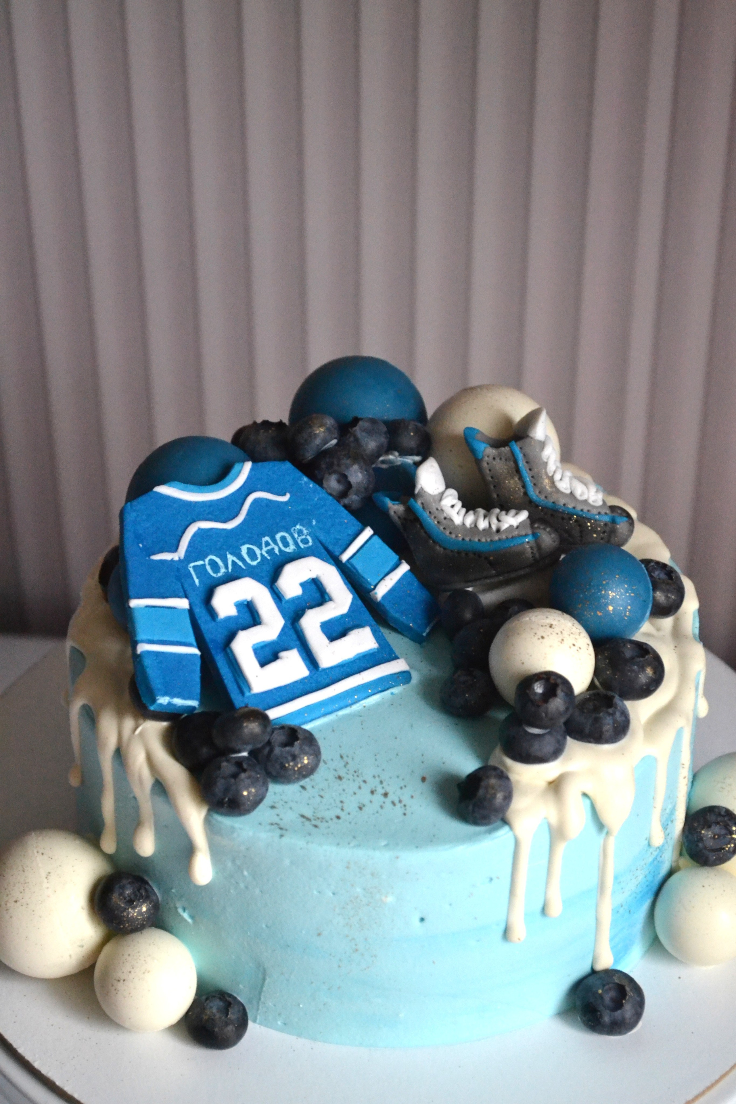 Торты на праздники. Семейная кондитерская. Торты и десерты на заказ в Москве и области