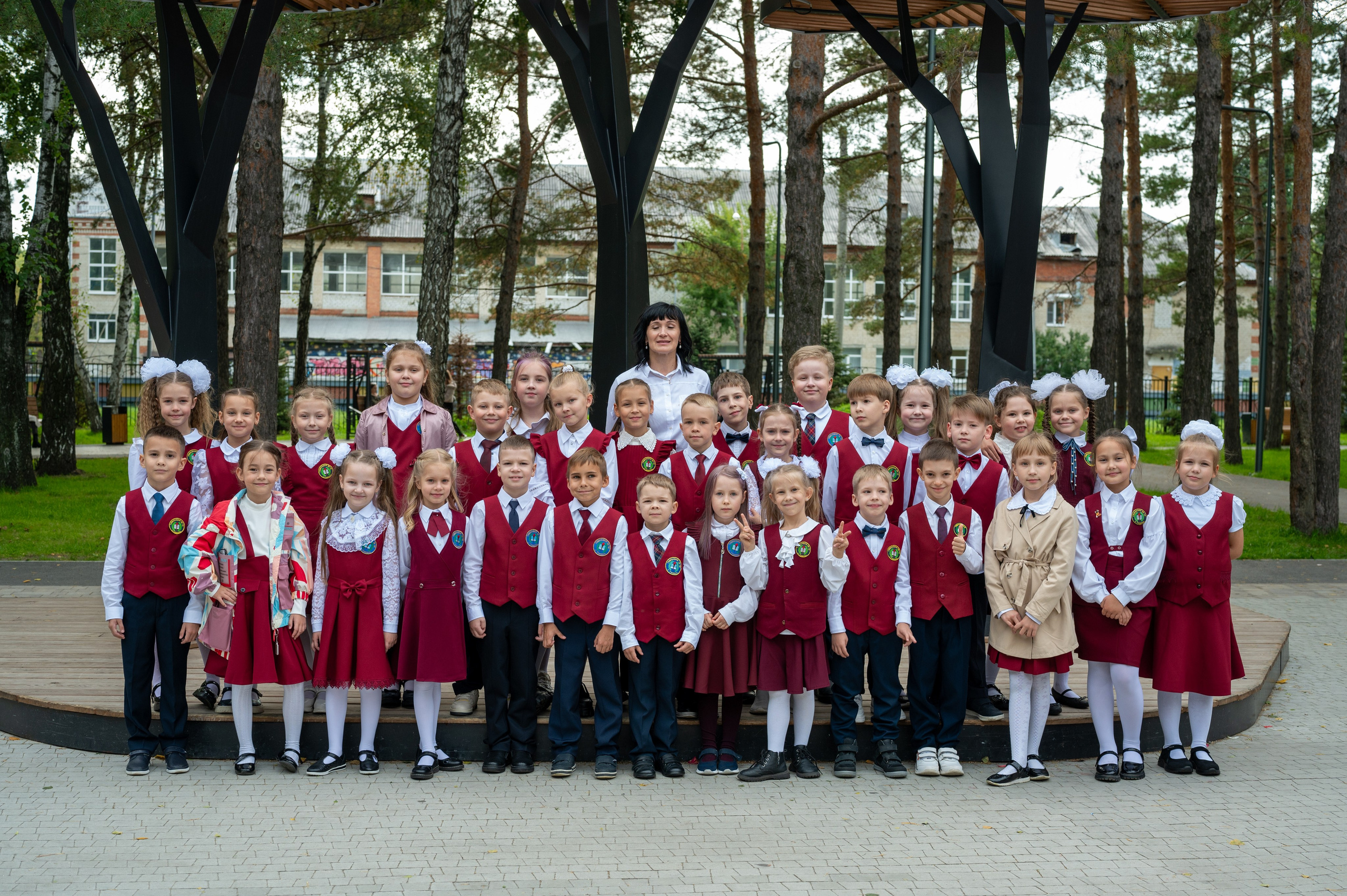 1 сентября 16 гимназия 2 класс (линейка + в классе+ на улице). Фотограф новорожденных, семейный детский в Тюмени Татьяна Морозова