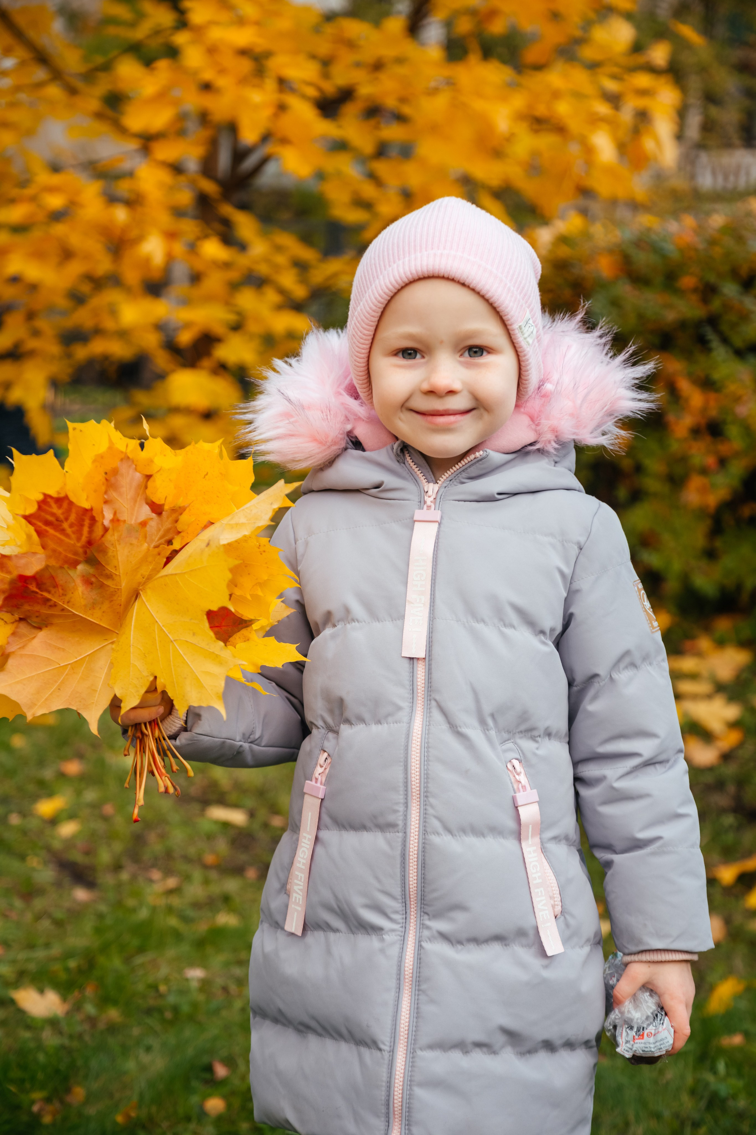 Осенняя прогулка в детском садике. Семейный фотограф Любовь Саркеева