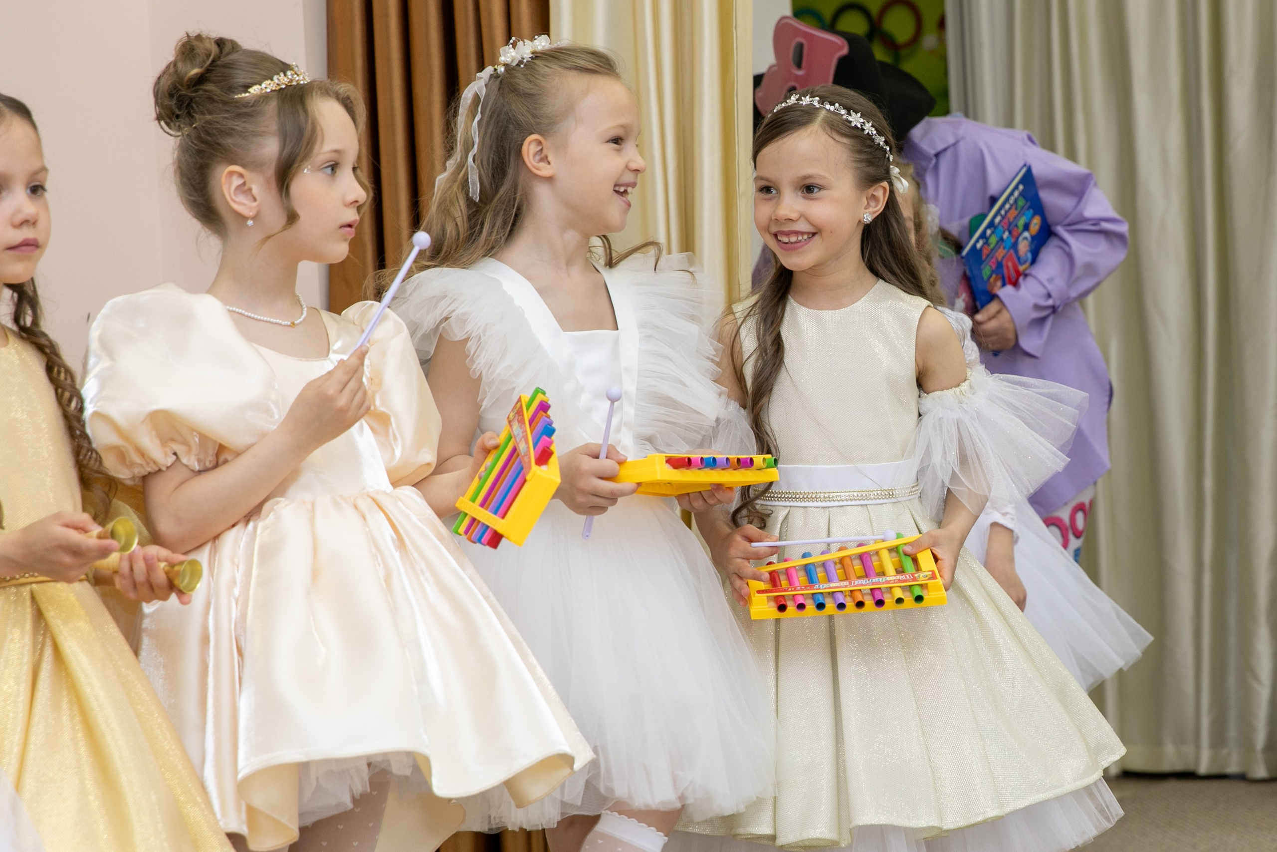 Выпускной Цветик-Семицветик 2025. Школьный и детский фотограф в Южно-Сахалинске Анастасия Лескова