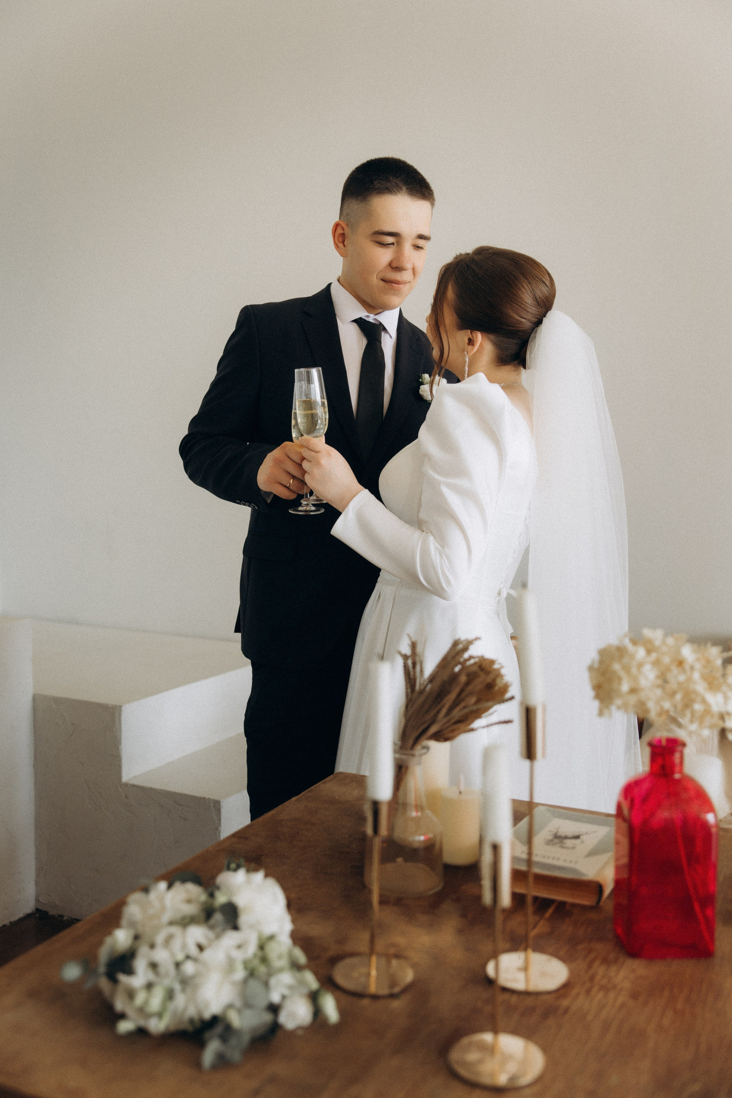 Свадебная фотосессия в фотостудии Пензы для Виктории и Михаила