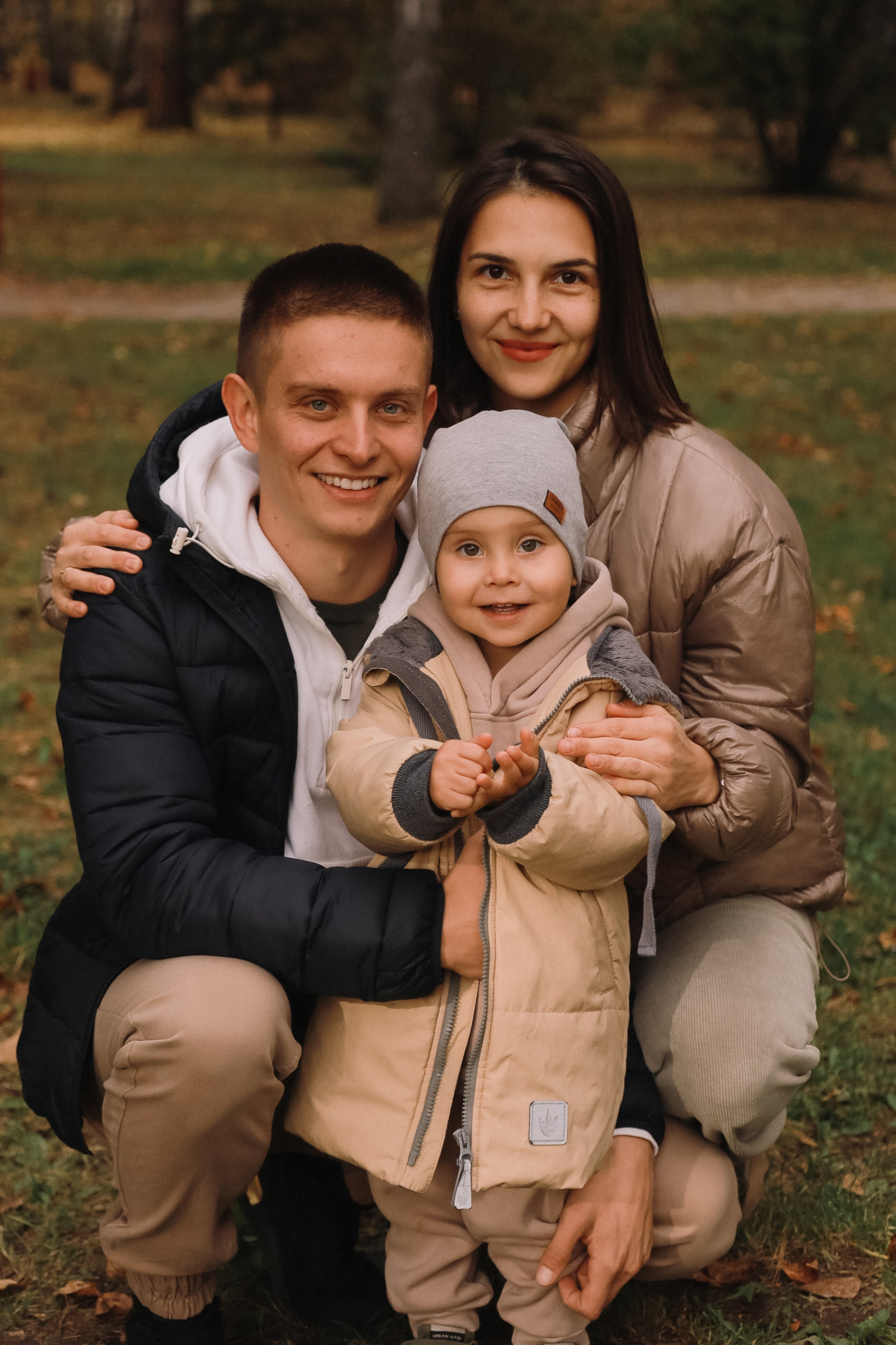 Семейная фотосессия в осеннем парке. Семейный фотограф в Томске Максимова Екатерина