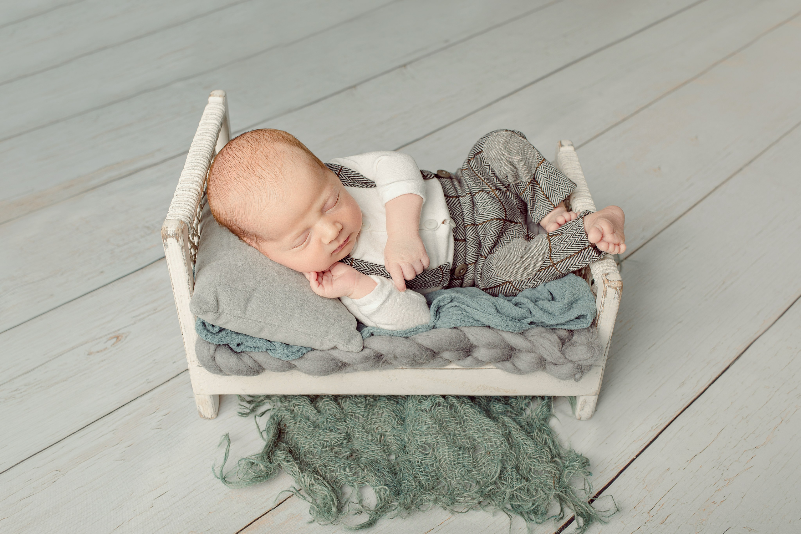 Ньюборн мальчики. Фотограф новорожденных, семейный, детский фотограф в Москве и Московской области