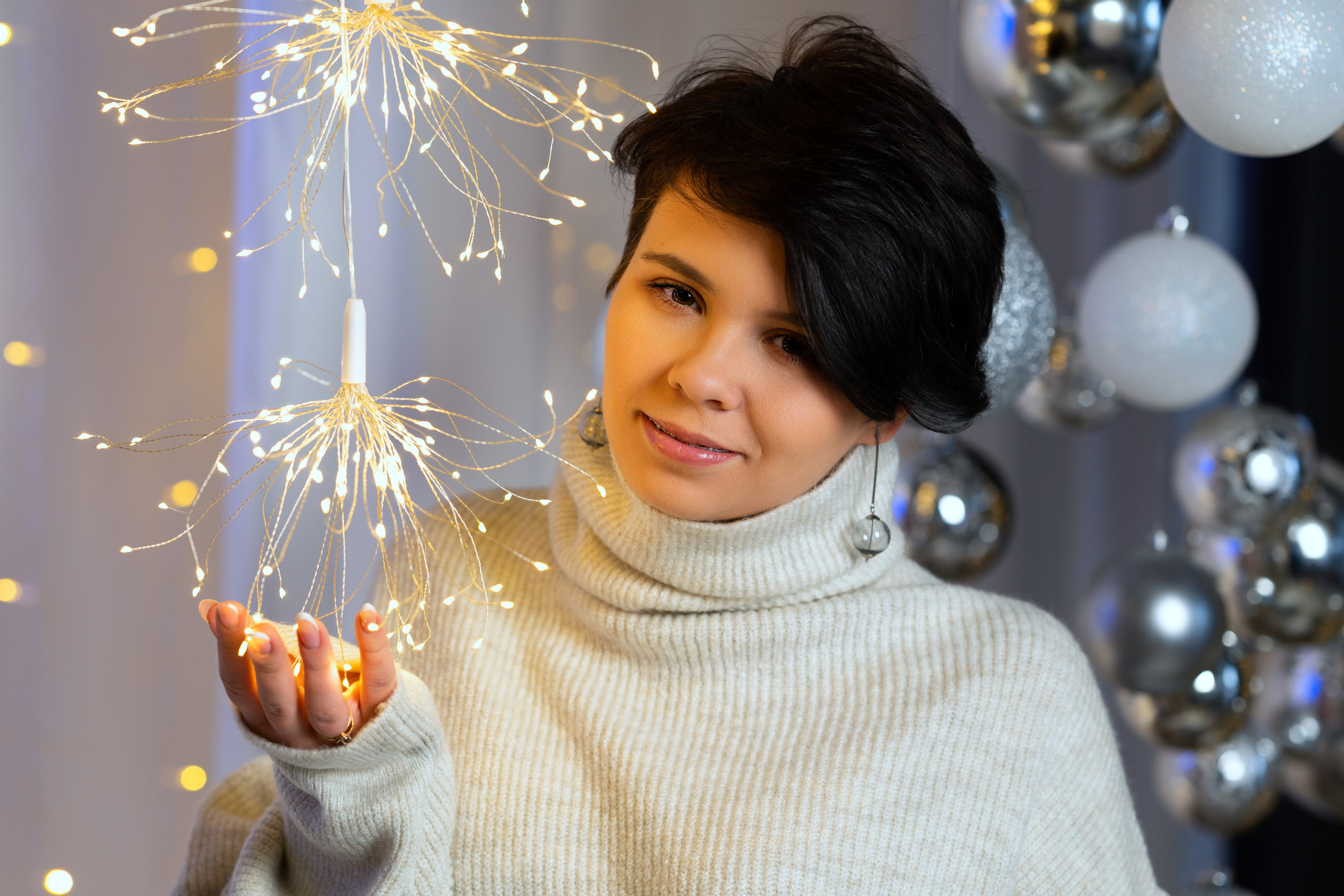 Зимняя праздничная фотосъёмка девушки