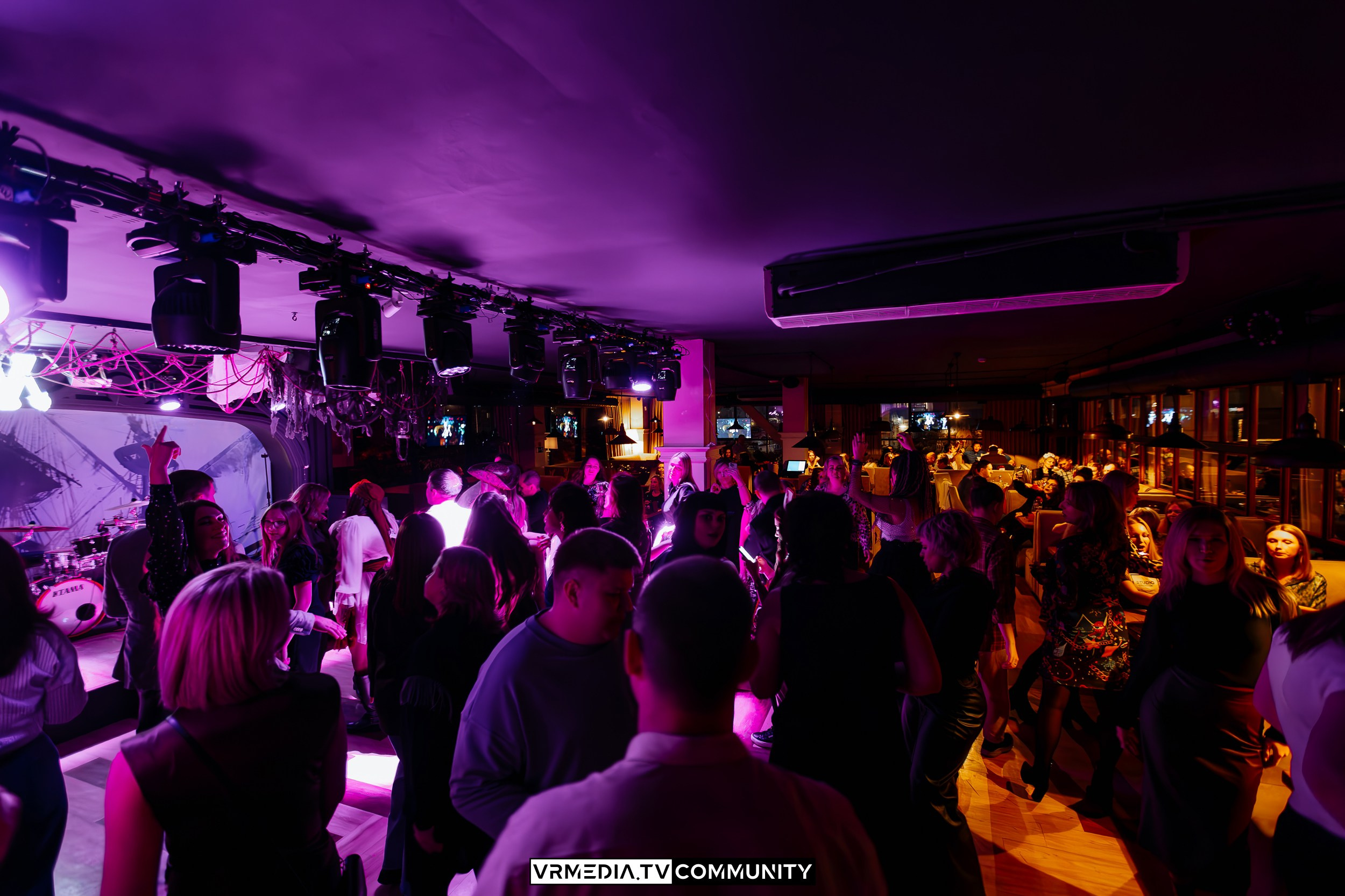 Ресторан «Мюнхен»: Часть команды — часть корабля