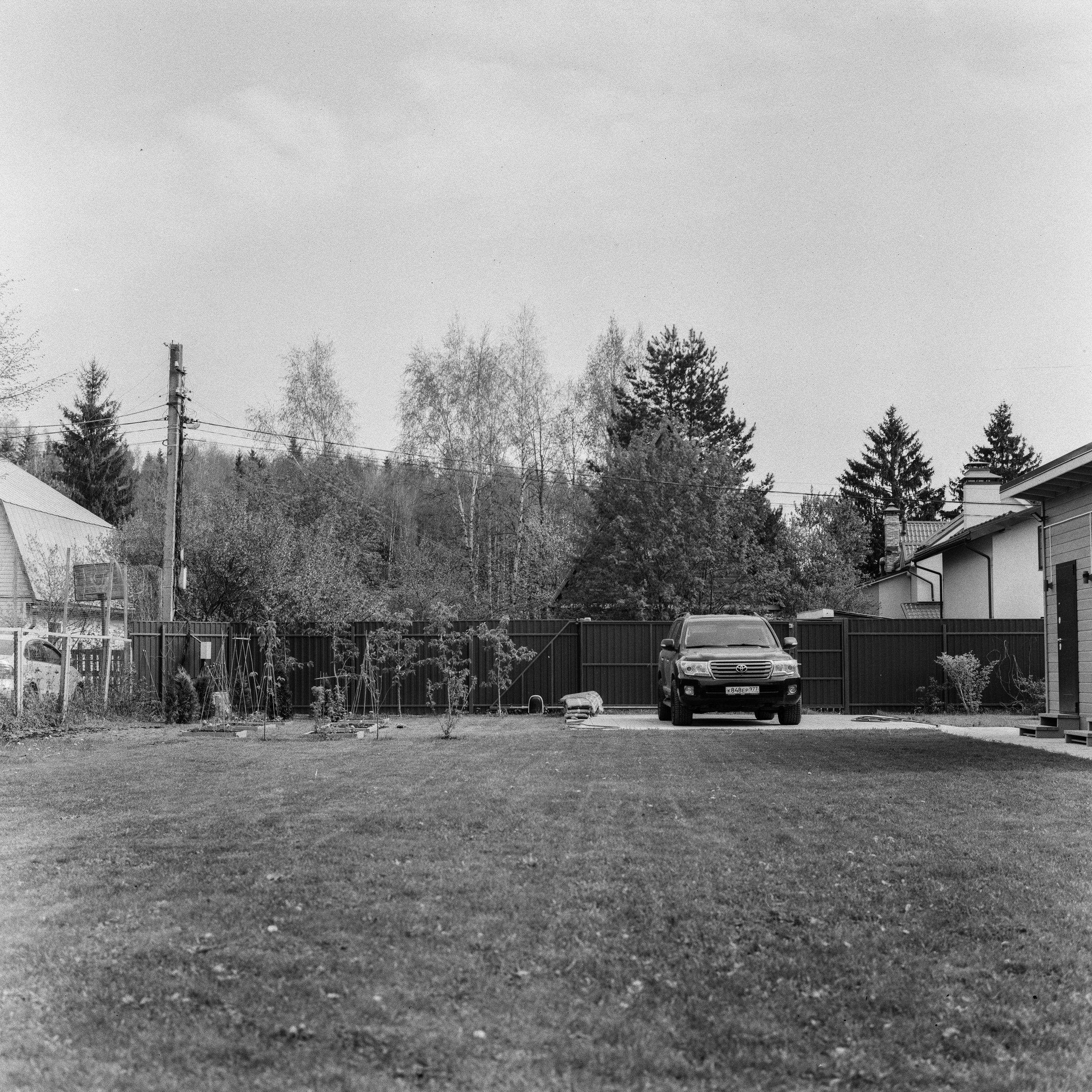 Zanza Bronica S2A — Nikkor-P 75 mm f2.8 | Shanghai P3 100 | Давыдовское 17 мая 2025 года