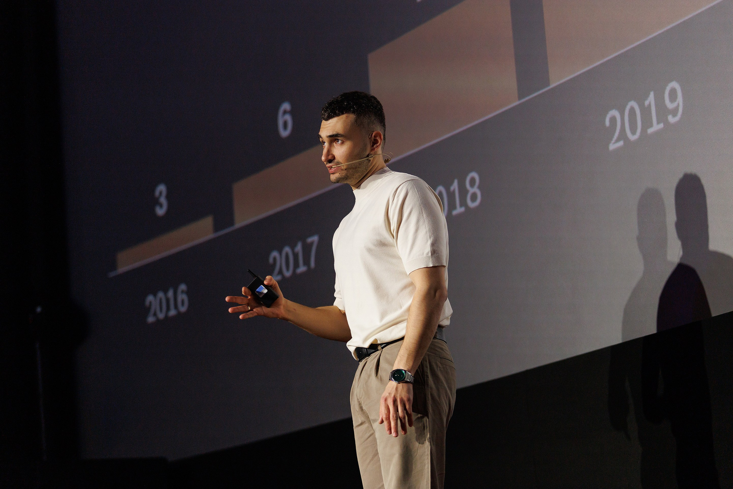 Репортажная фотосъемка мероприятия. Профессиональный фотограф в Новосибирске