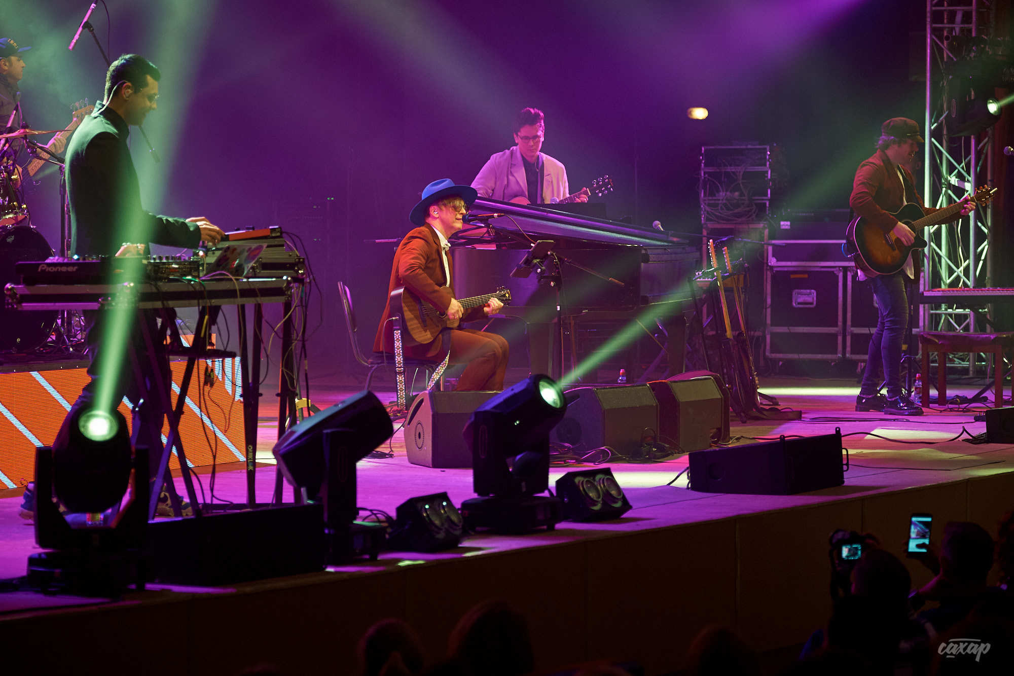 Мумий Тролль, фото с концерта в Екатеринбурге. Космос 2019 Фотограф в. Профессиональный фотограф в Екатеринбурге Юра Сахар