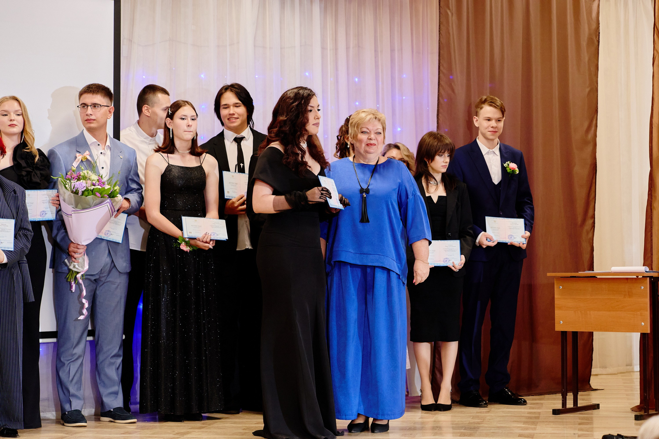 Выпускной 35 Сош. Фотограф Выпускные альбомы Таганрог Сергей Коробченко