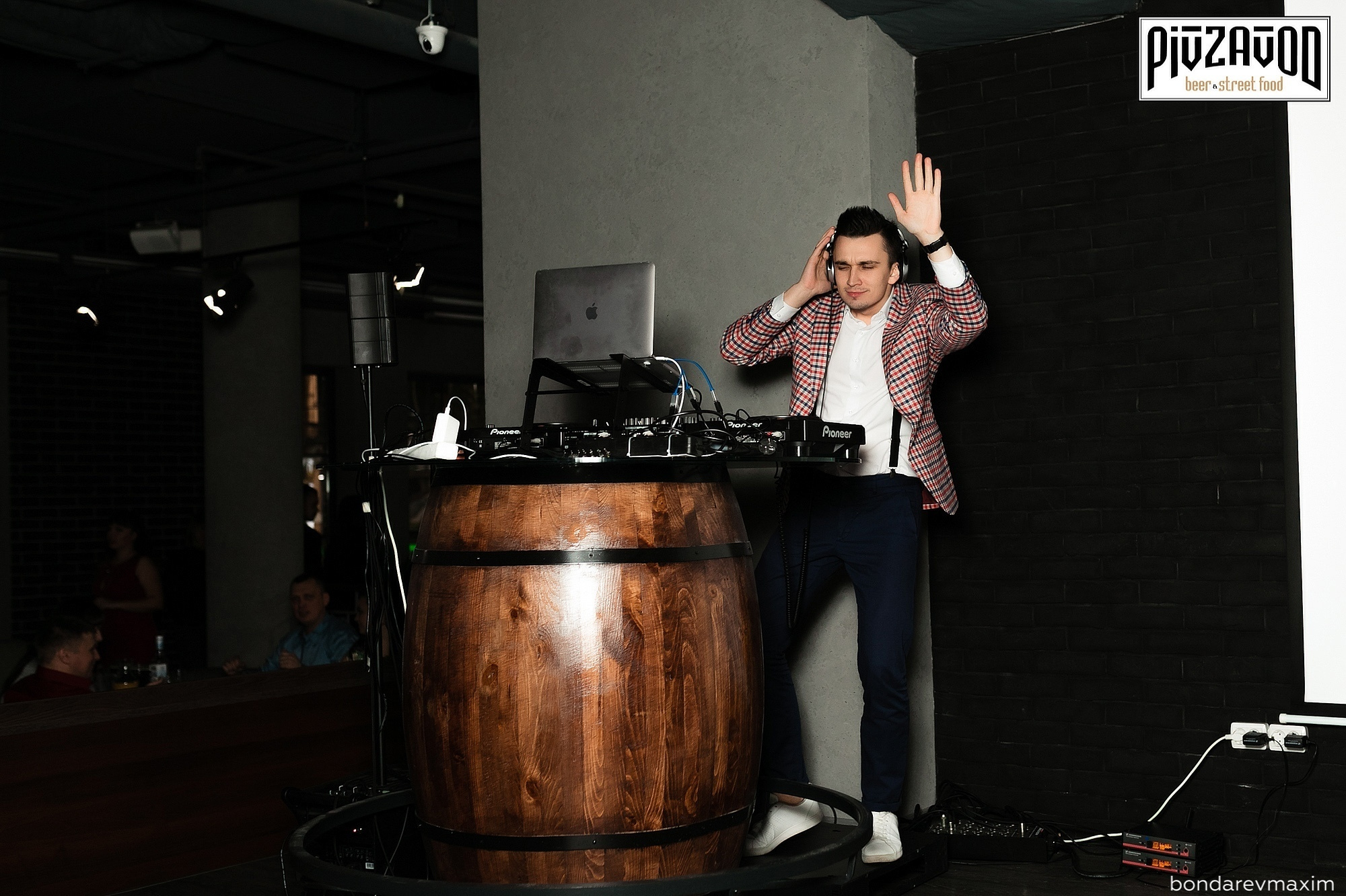 «PIVZAVOD» Суббота ___ 29 декабря. Максим Бондарев, коммерческий фотограф для бизнеса | Курск