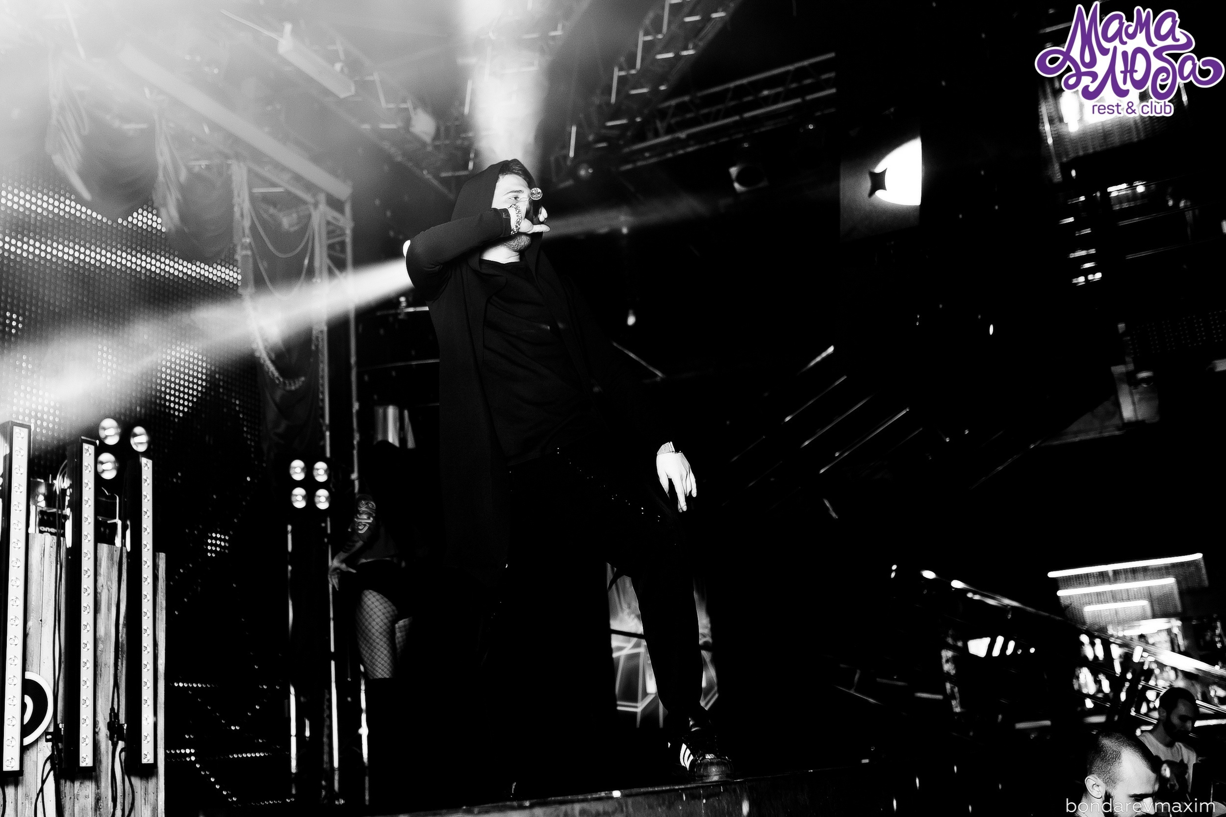 Мама Люба 17 ноября ___ Суббота — «ТАНЦЫ В КЛУБЕ». Максим Бондарев, коммерческий фотограф для бизнеса | Курск