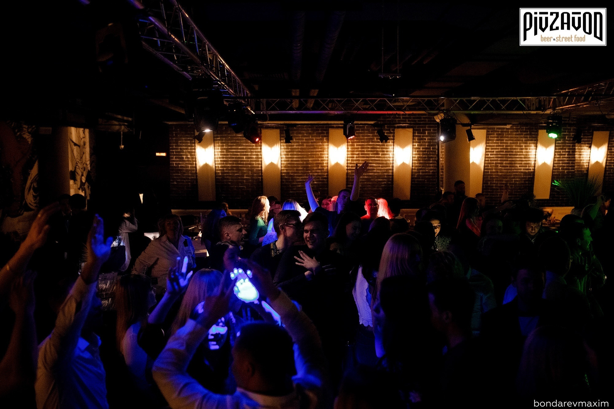 «PIVZAVOD» Пятница ___ 12 апреля. Максим Бондарев, коммерческий фотограф для бизнеса | Курск