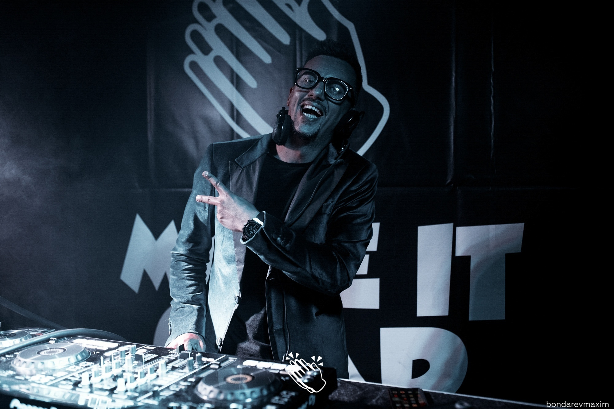 MAKE IT CLAP_ OLD TOWN ROAD. Максим Бондарев, коммерческий фотограф для бизнеса | Курск