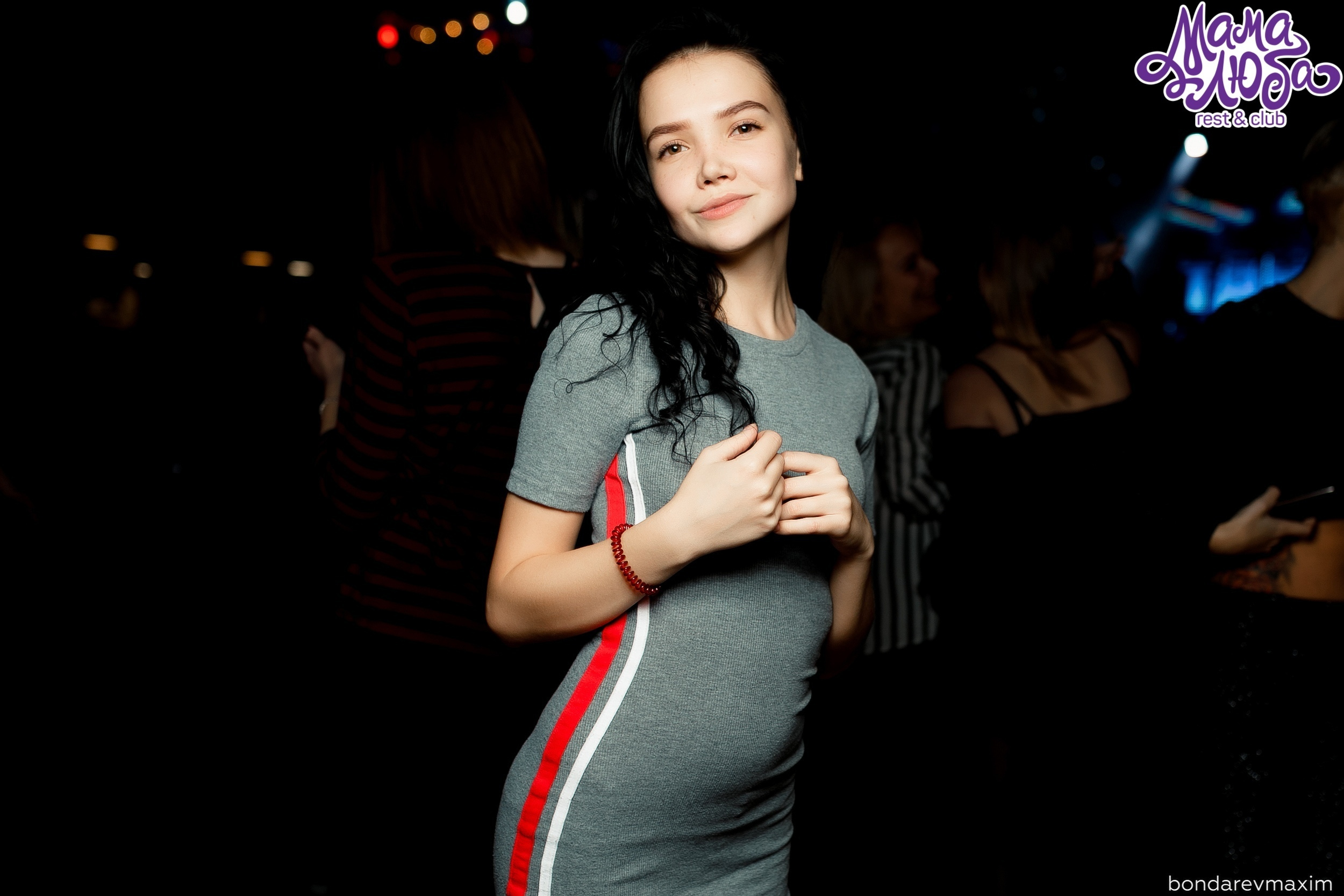 Мама Люба 17 ноября ___ Суббота — «ТАНЦЫ В КЛУБЕ». Максим Бондарев, коммерческий фотограф для бизнеса | Курск