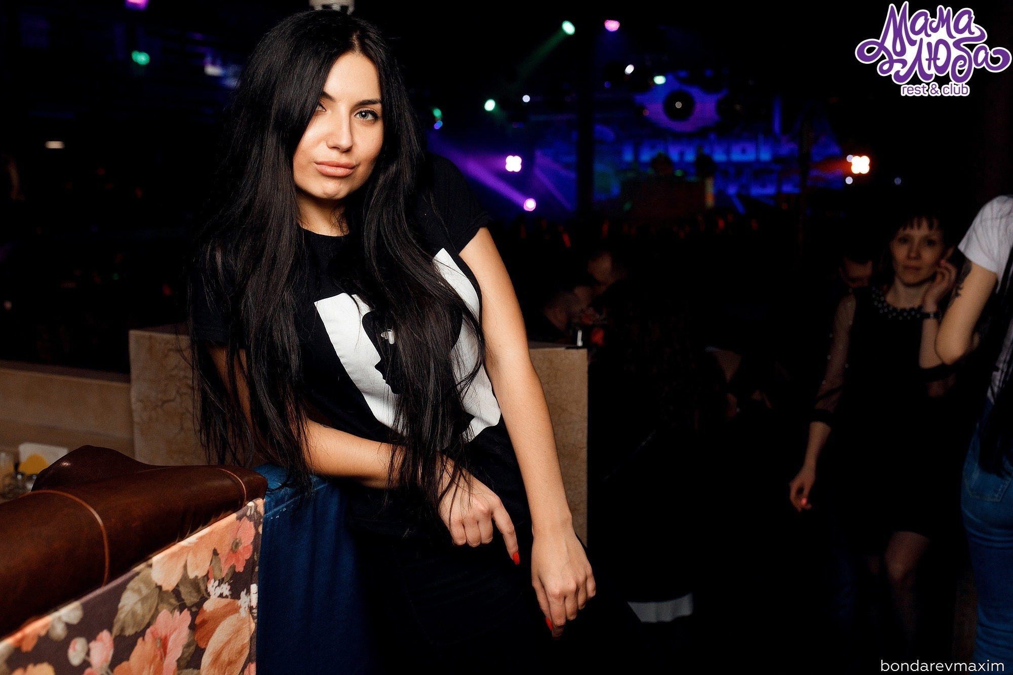 Мама Люба 13 Апреля___ «ТАНЦЫ В КЛУБЕ». Максим Бондарев, коммерческий фотограф для бизнеса | Курск