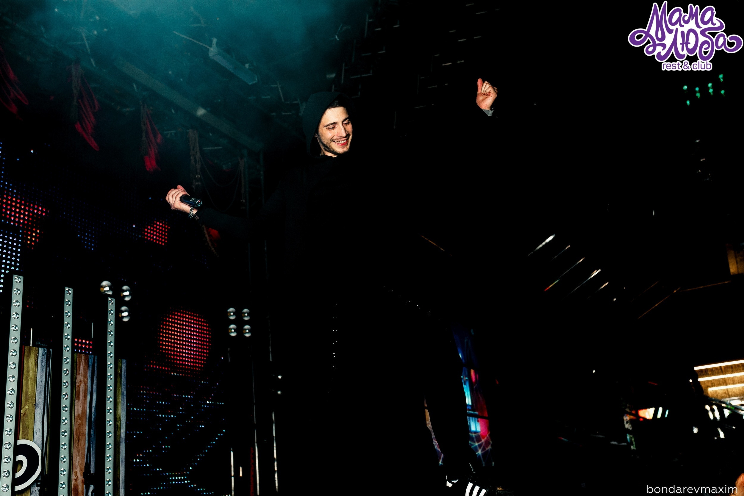 Мама Люба 17 ноября ___ Суббота — «ТАНЦЫ В КЛУБЕ». Максим Бондарев, коммерческий фотограф для бизнеса | Курск