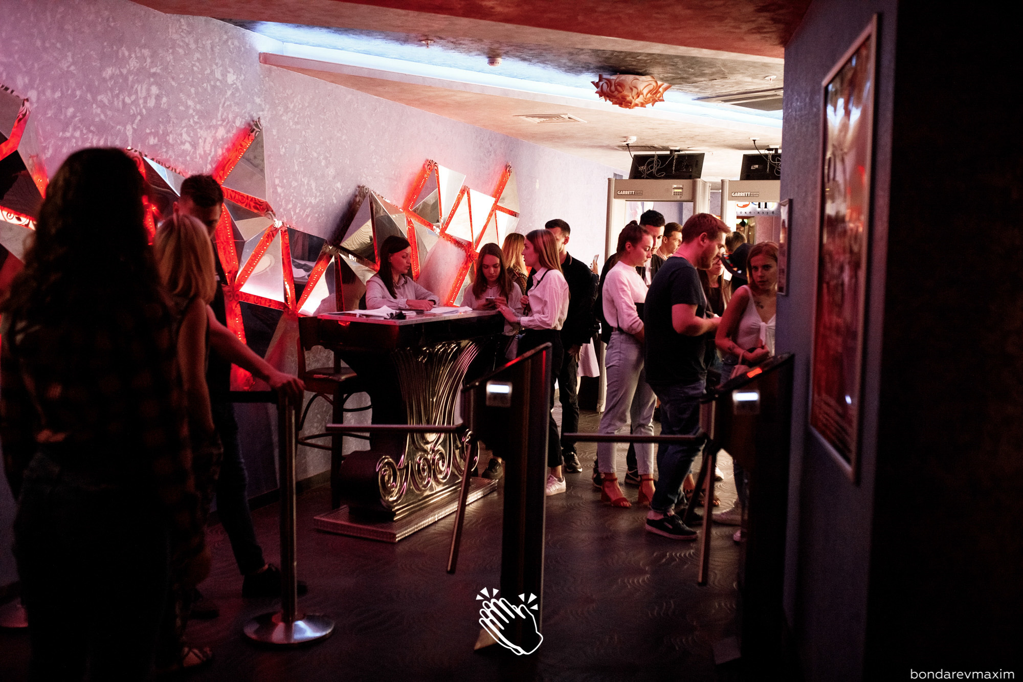 MAKE IT CLAP_ OLD TOWN ROAD. Максим Бондарев, коммерческий фотограф для бизнеса | Курск