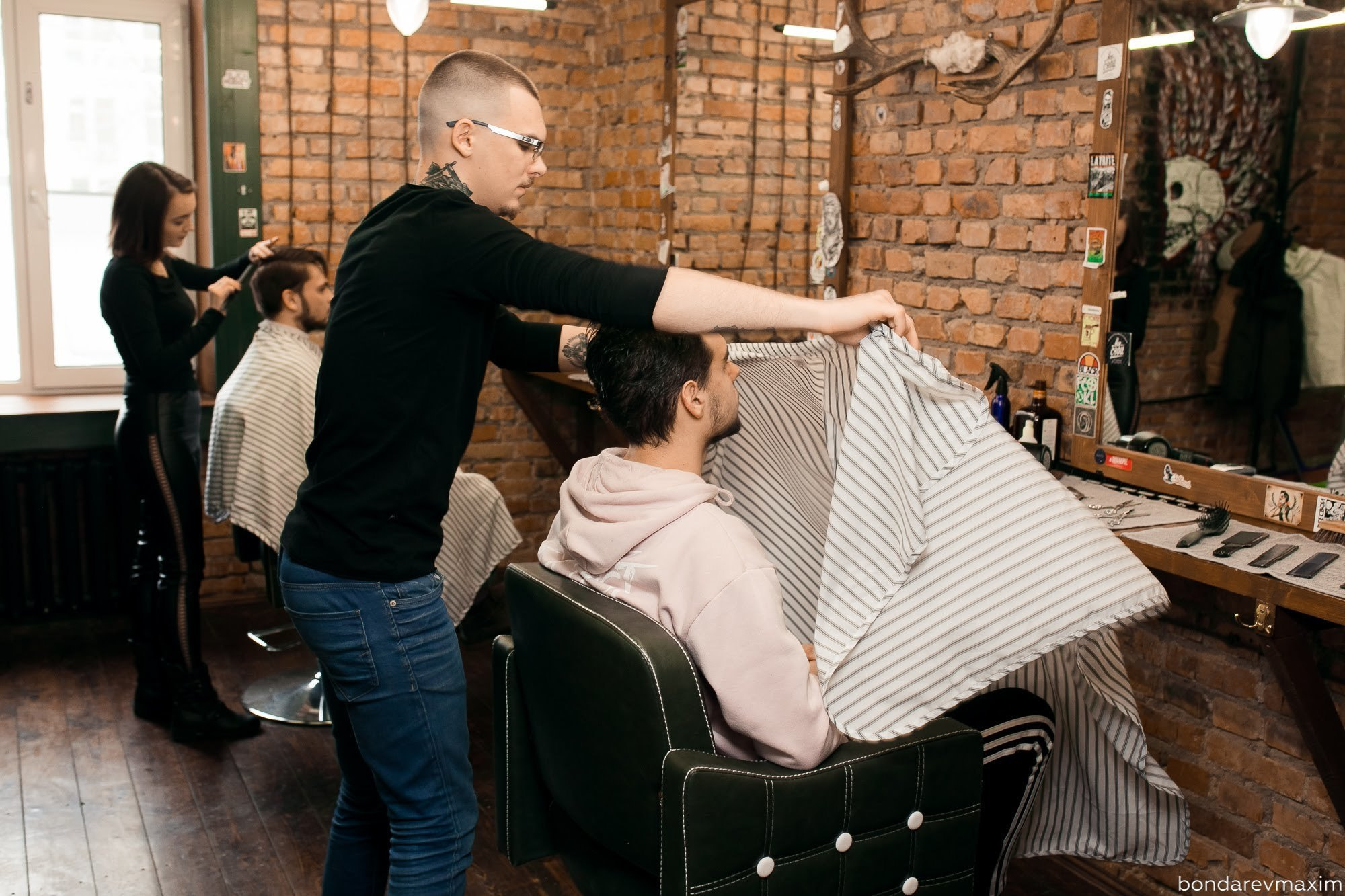 Тут стригут 27 02 2018. Максим Бондарев, коммерческий фотограф для бизнеса | Курск