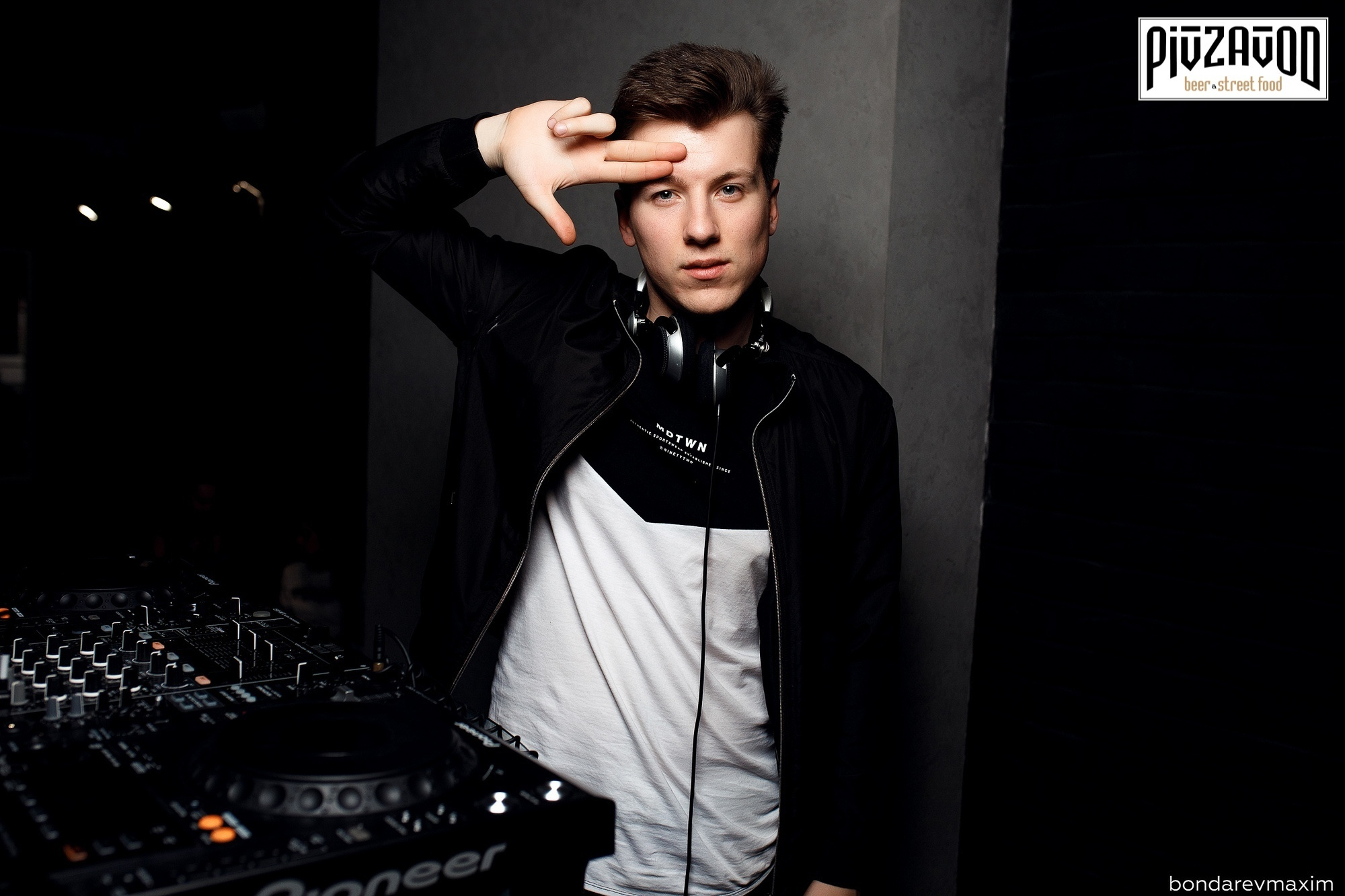 «PIVZAVOD» Пятница ___ 05 апреля. Максим Бондарев, коммерческий фотограф для бизнеса | Курск