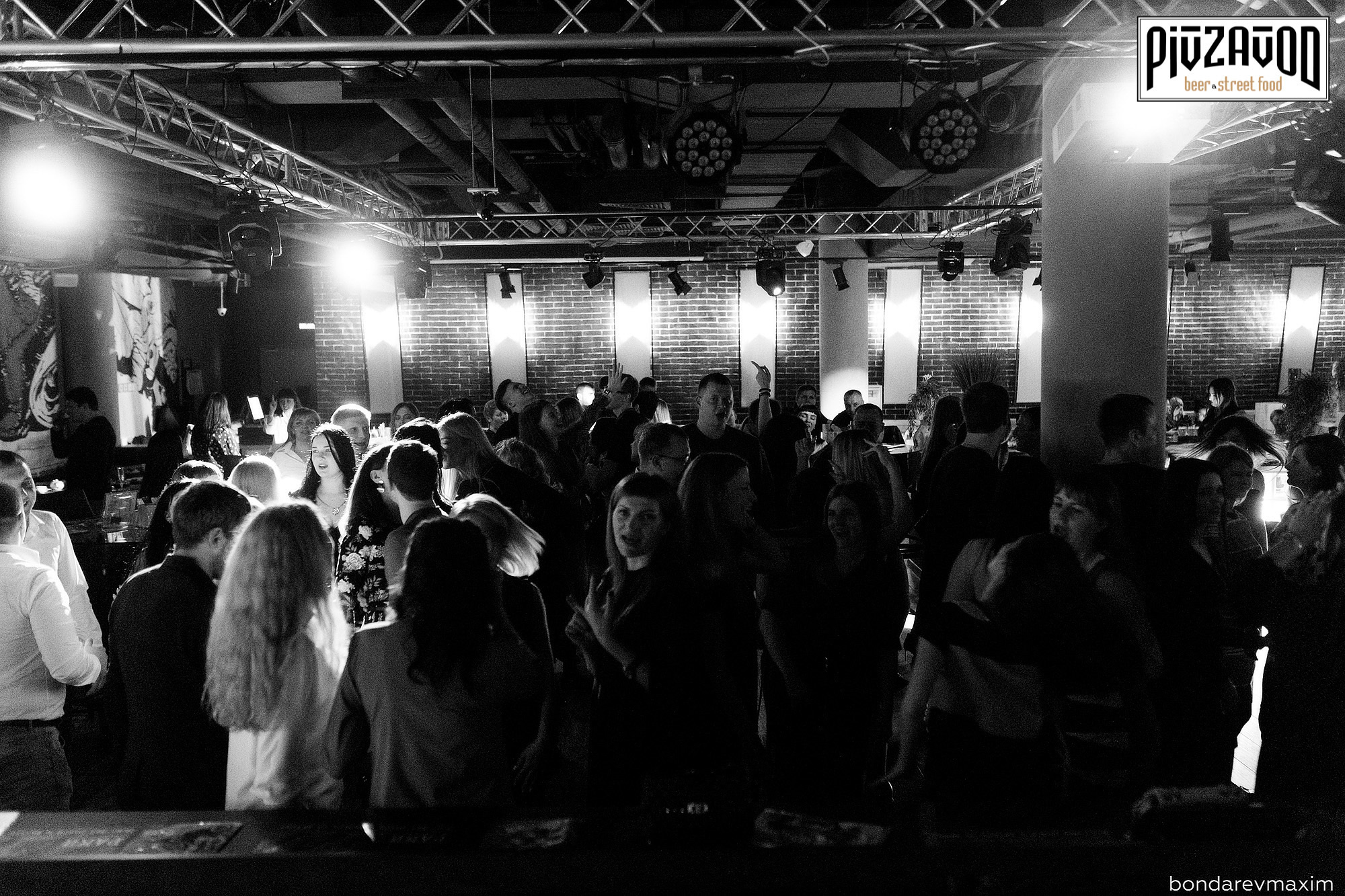 «PIVZAVOD» Пятница ___ 12 апреля. Максим Бондарев, коммерческий фотограф для бизнеса | Курск