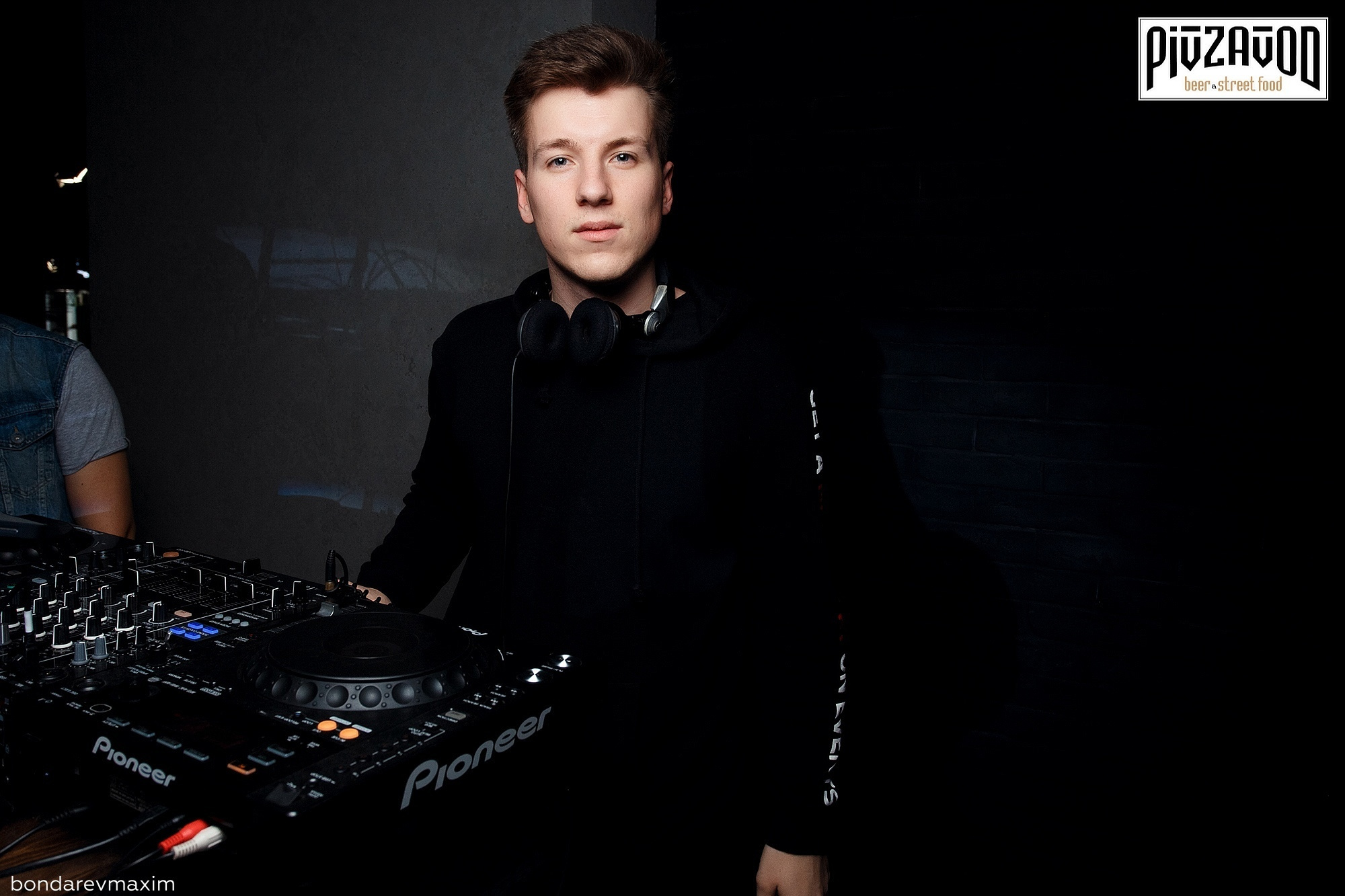 «PIVZAVOD» Пятница ___ 29 марта. Максим Бондарев, коммерческий фотограф для бизнеса | Курск