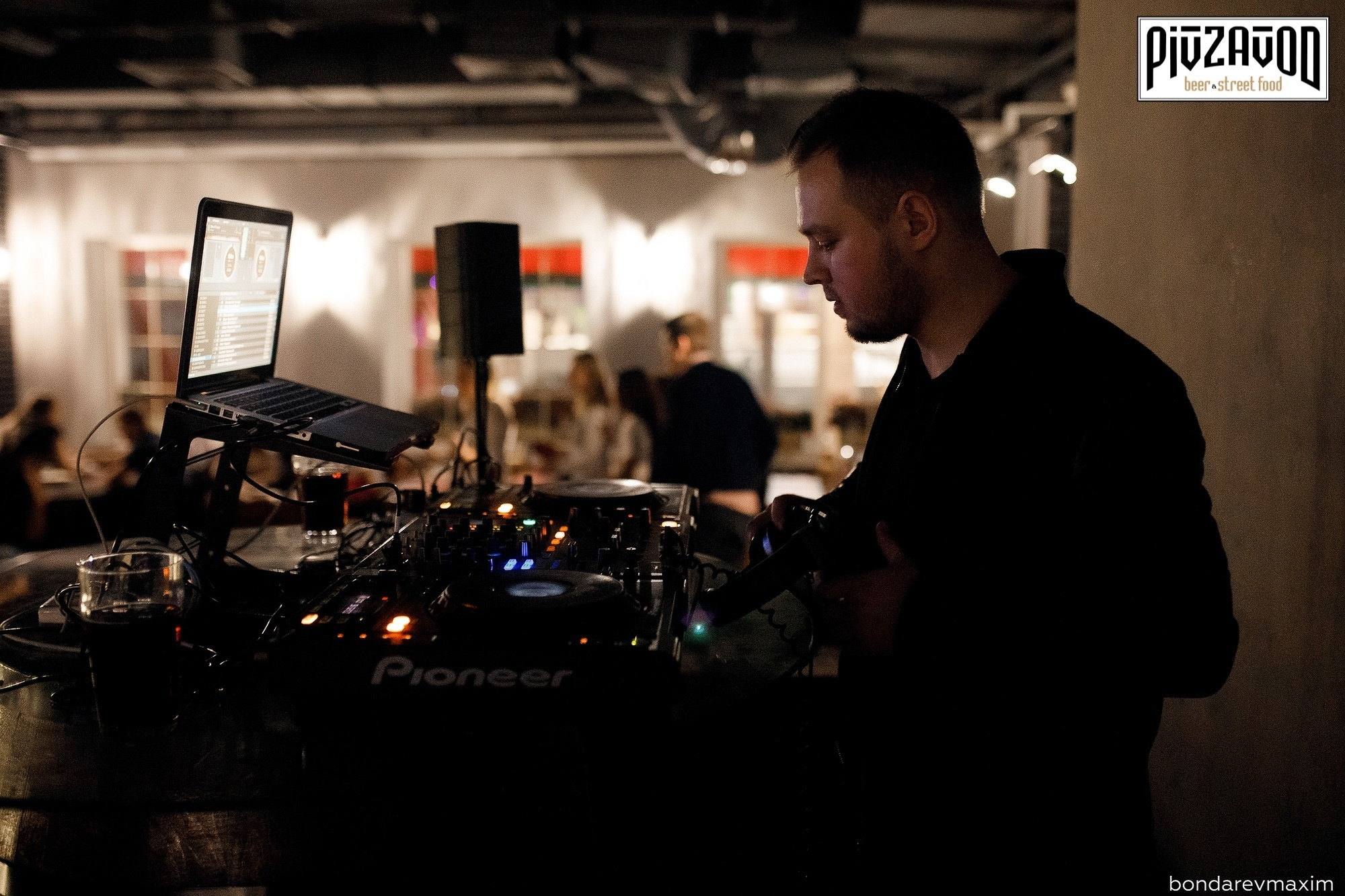 «PIVZAVOD» Пятница ___ 05 апреля. Максим Бондарев, коммерческий фотограф для бизнеса | Курск