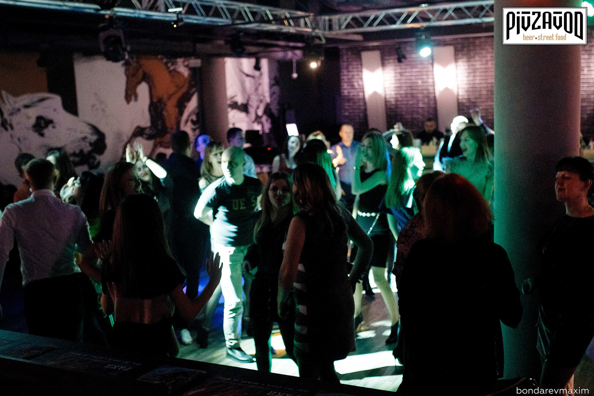 «PIVZAVOD» Пятница ___ 12 апреля. Максим Бондарев, коммерческий фотограф для бизнеса | Курск