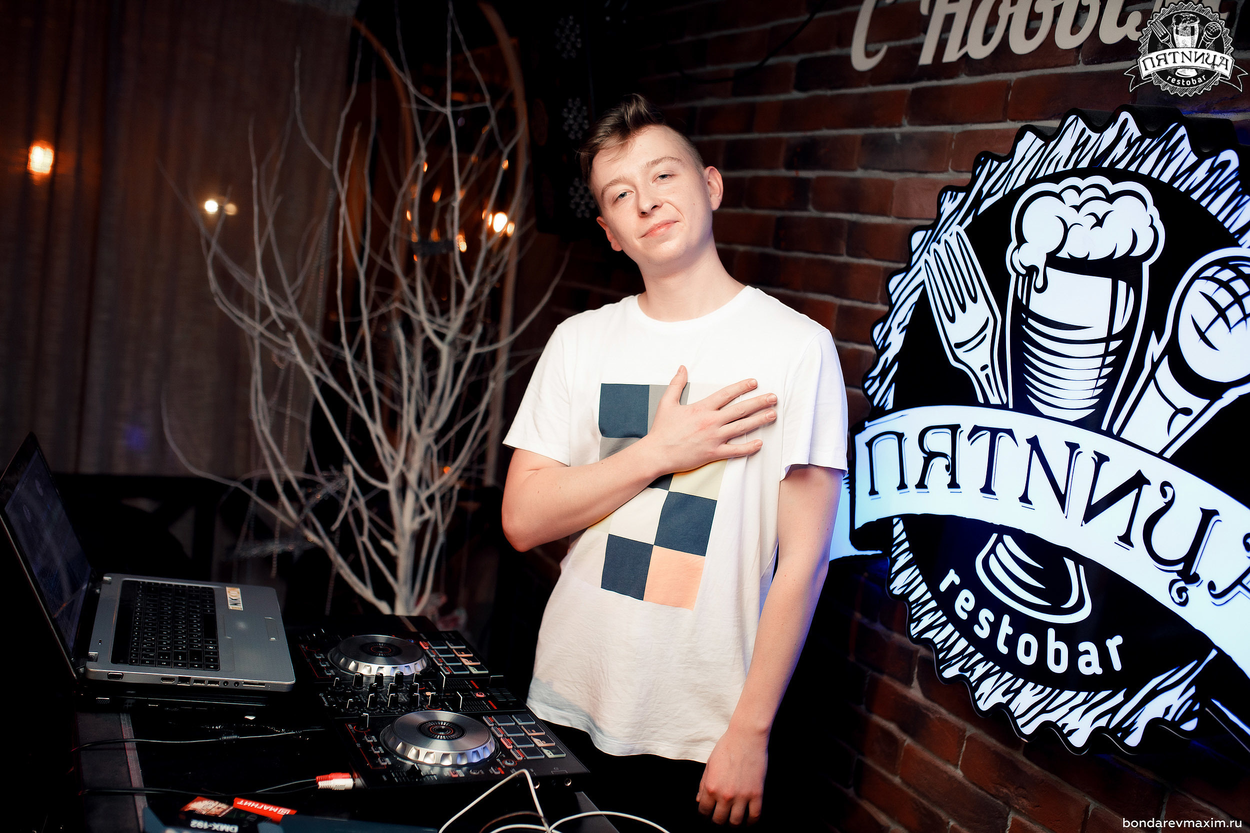 РЕСТОБАР ПЯТНИЦА 01 02 2020. Максим Бондарев, коммерческий фотограф для бизнеса | Курск