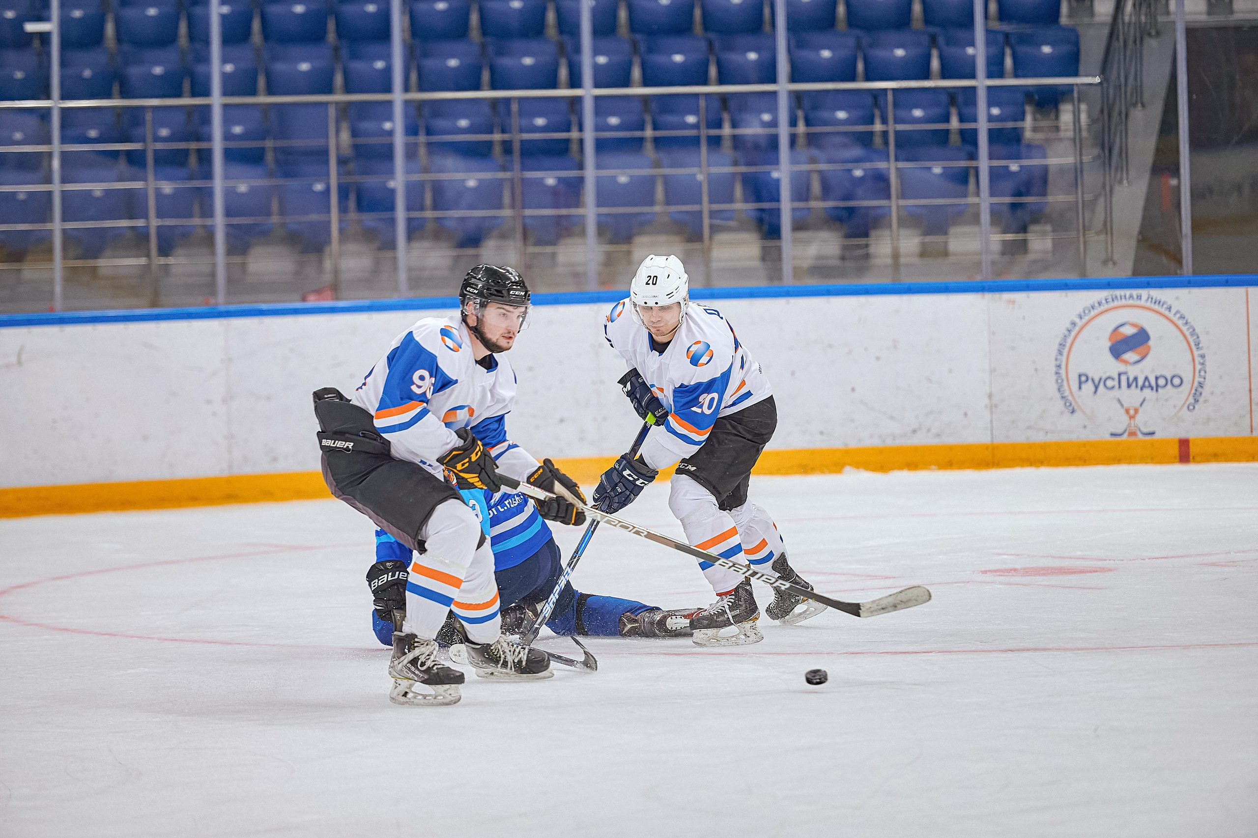 Портфолио репортажной фотосъёмки: Кристалл арена — Хоккей — РусГидро. Фотограф Яковлев Роман — Красноярск