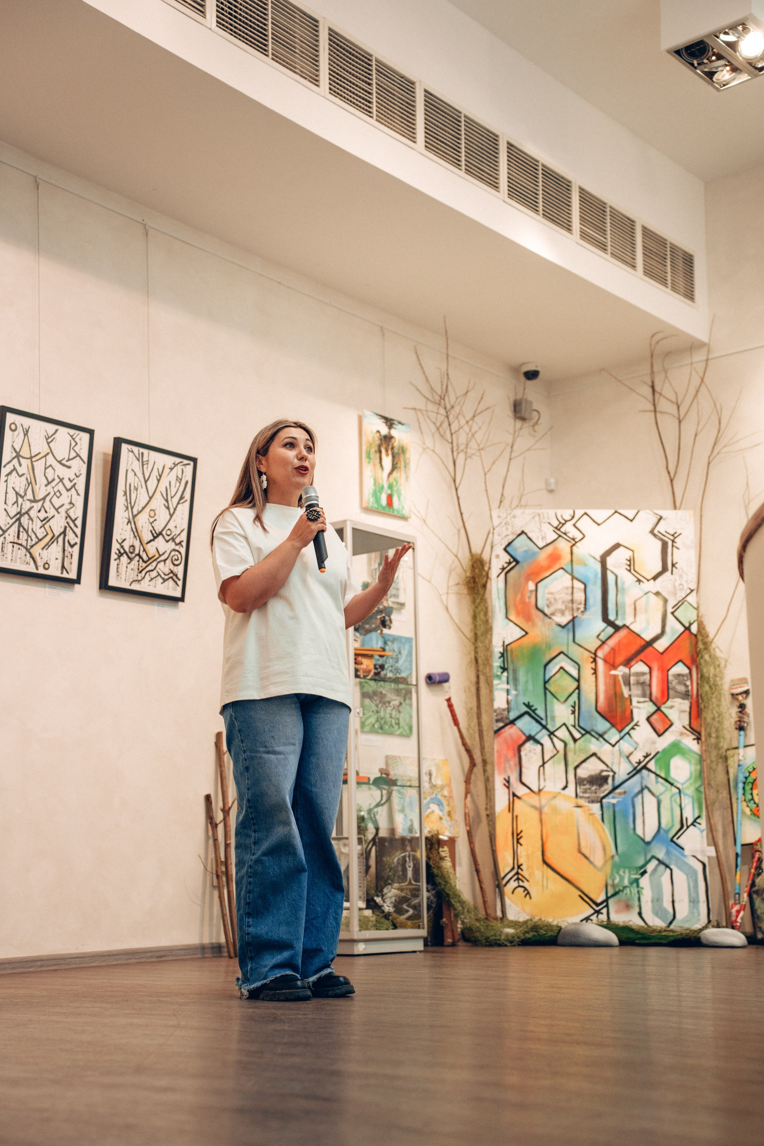 Открытие выставочного проекта «Я + Искусство = ЮГРА». Лайфстайл фотограф в Ханты-Мансийске Мария Шишкина