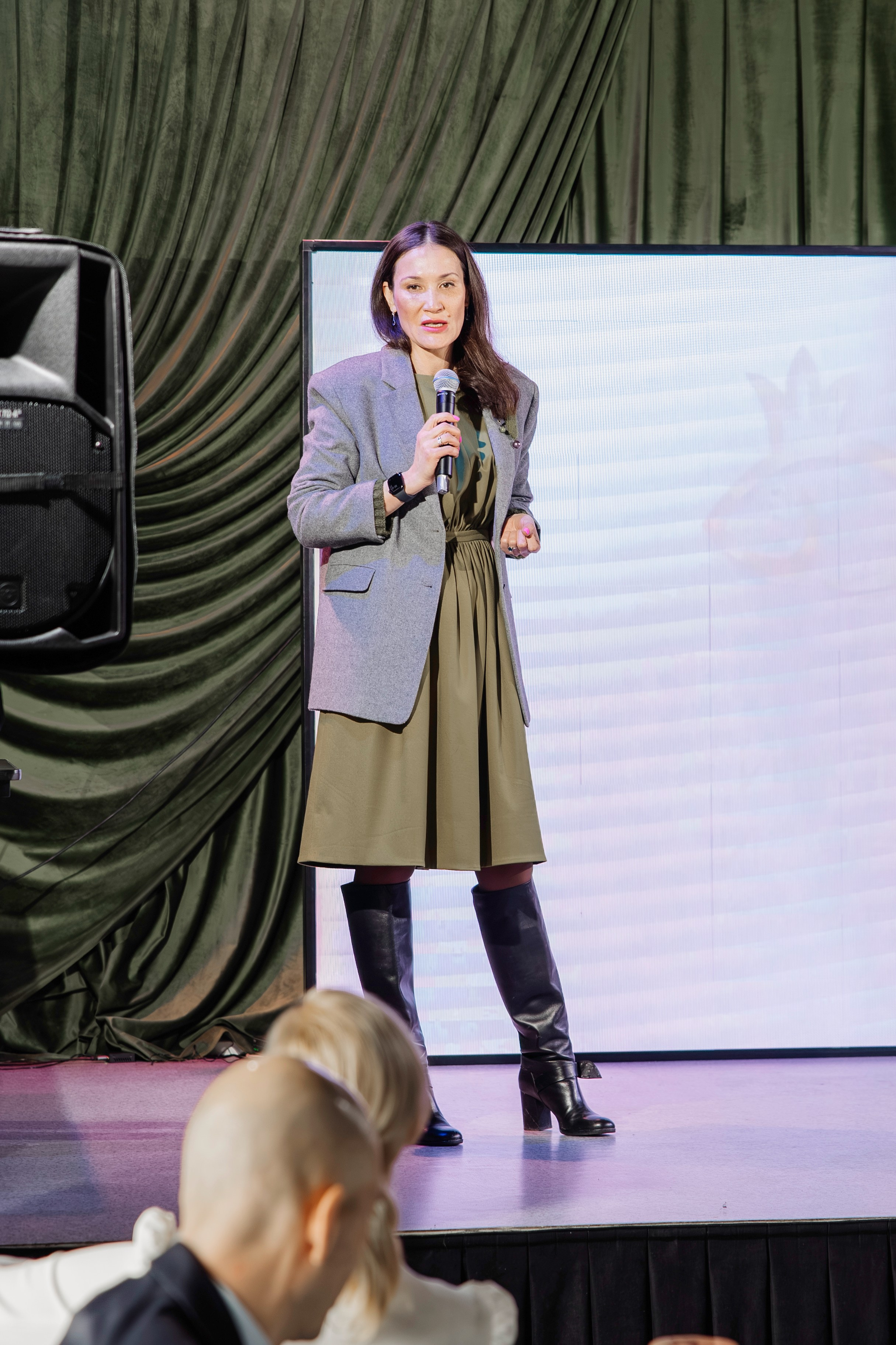 Империя Изобилия — выступления спикеров для предпринимателей. Свадебный фотограф в Иркутске Бобылев Никита