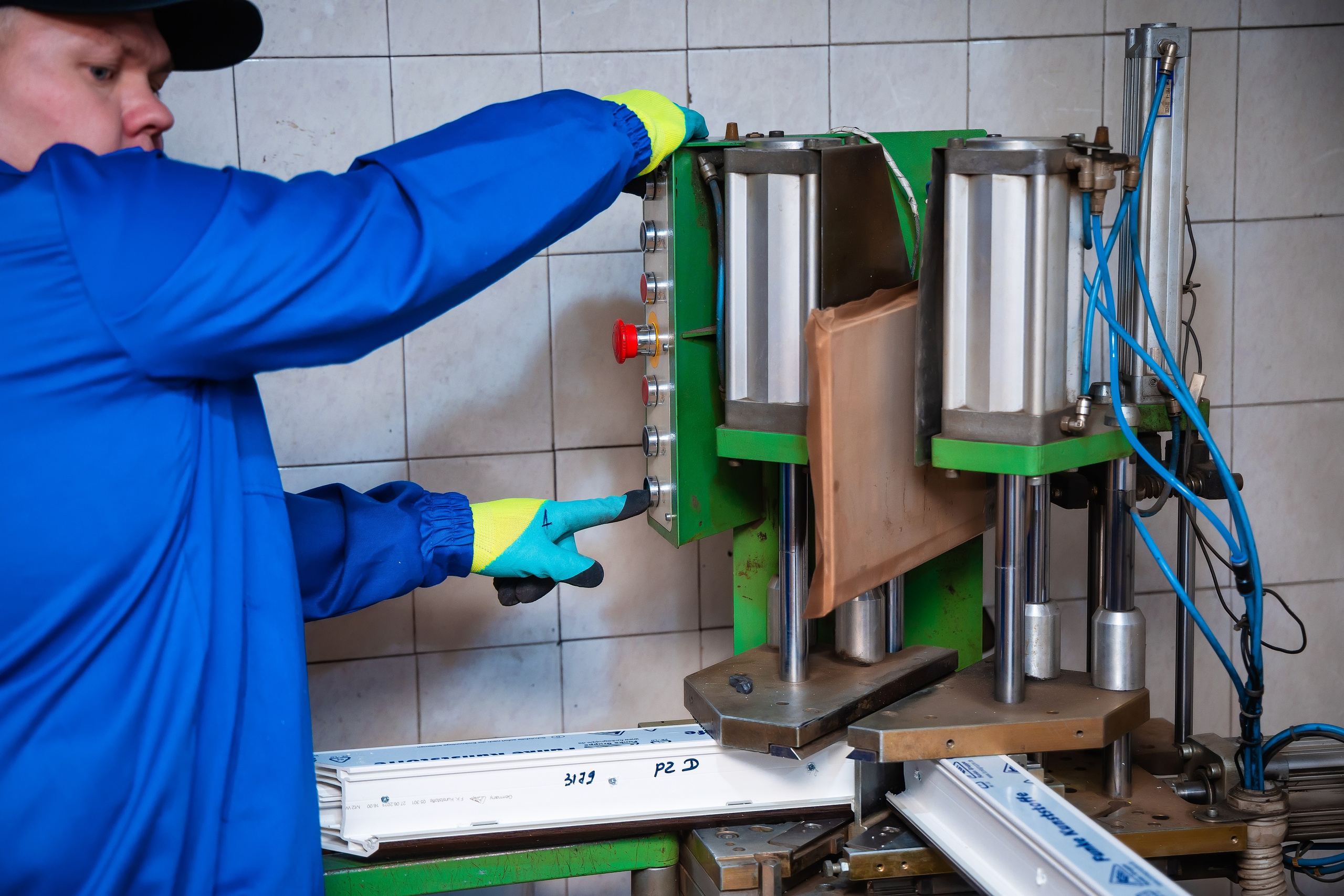 Цех по окнам. Семейный и Свадебный фотограф в Астане Александр Астапов